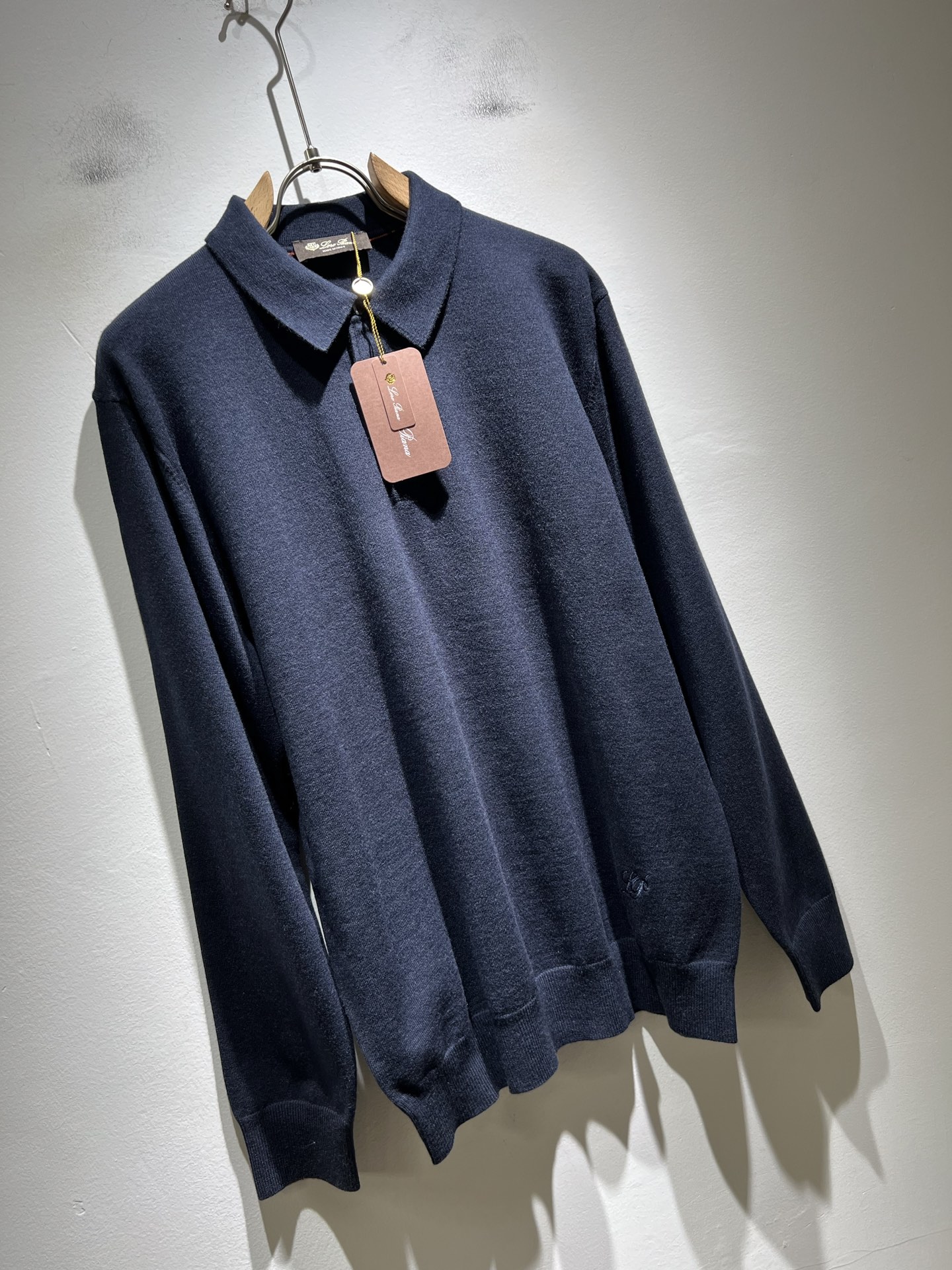 Loro Piana诺悠翩雅 2025秋冬男士最新的贸易订单针织羊毛衫，全品相！！上身舒适透气，不僵硬，