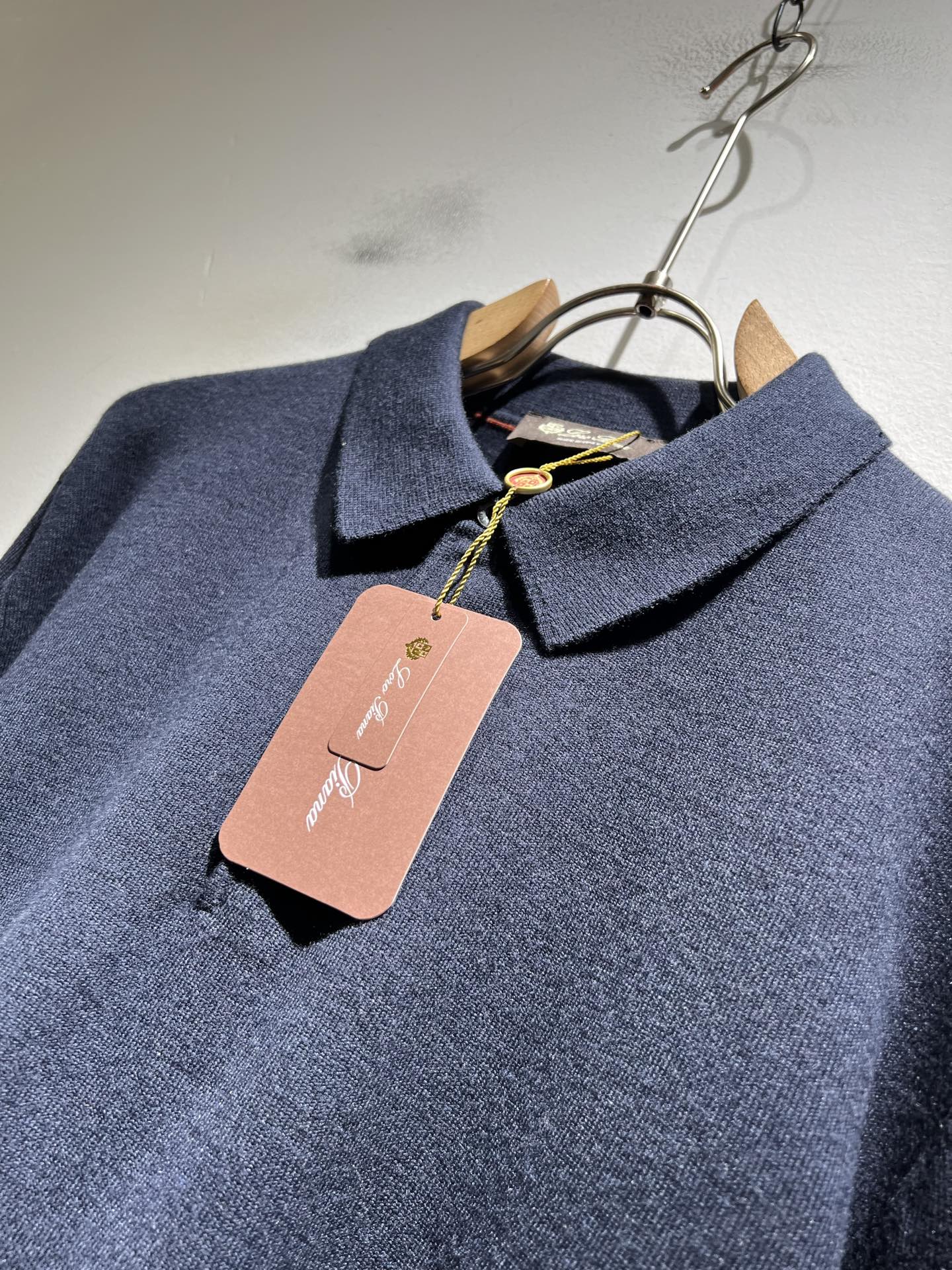 Loro Piana诺悠翩雅 2025秋冬男士最新的贸易订单针织羊毛衫，全品相！！上身舒适透气，不僵硬，