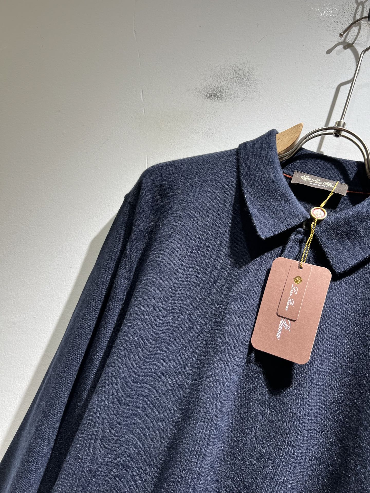 Loro Piana诺悠翩雅 2025秋冬男士最新的贸易订单针织羊毛衫，全品相！！上身舒适透气，不僵硬，