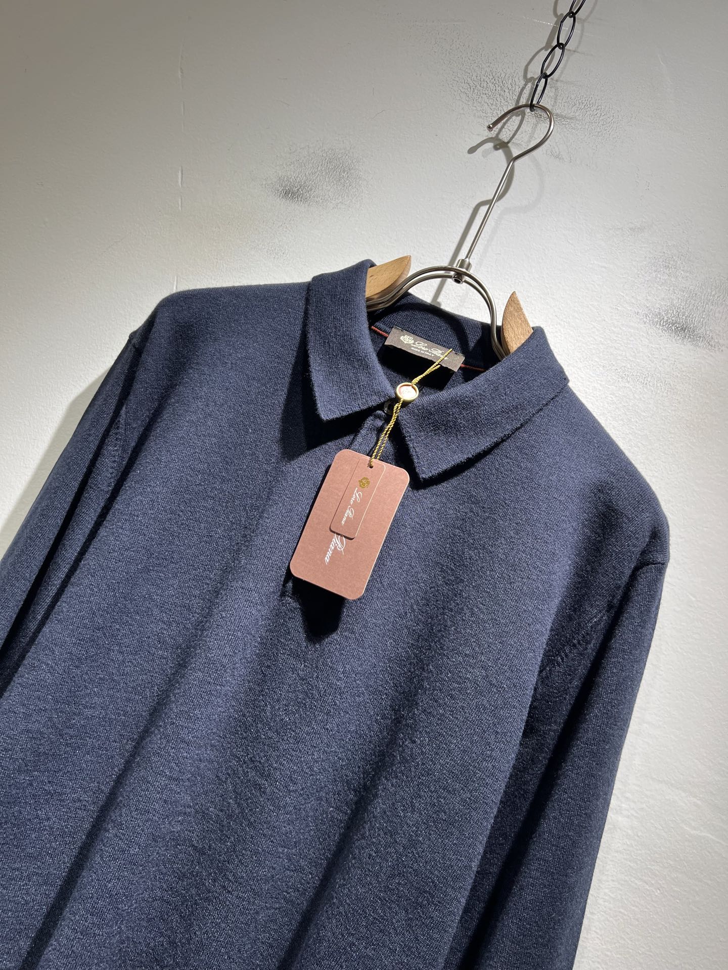 Loro Piana诺悠翩雅 2025秋冬男士最新的贸易订单针织羊毛衫，全品相！！上身舒适透气，不僵硬，