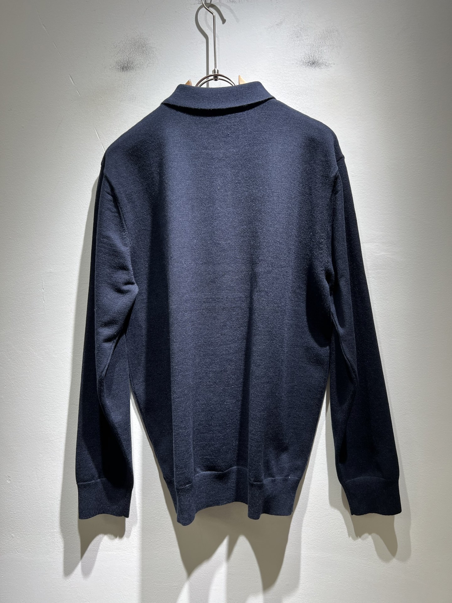 Loro Piana诺悠翩雅 2025秋冬男士最新的贸易订单针织羊毛衫，全品相！！上身舒适透气，不僵硬，