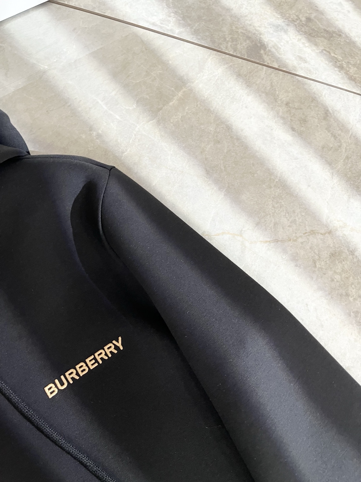 BURBER*Y巴*莉 2025秋冬新款男女同款👫基础休闲百搭棉质连帽卫衣，男女同款卫衣！贸易公司渠道稀