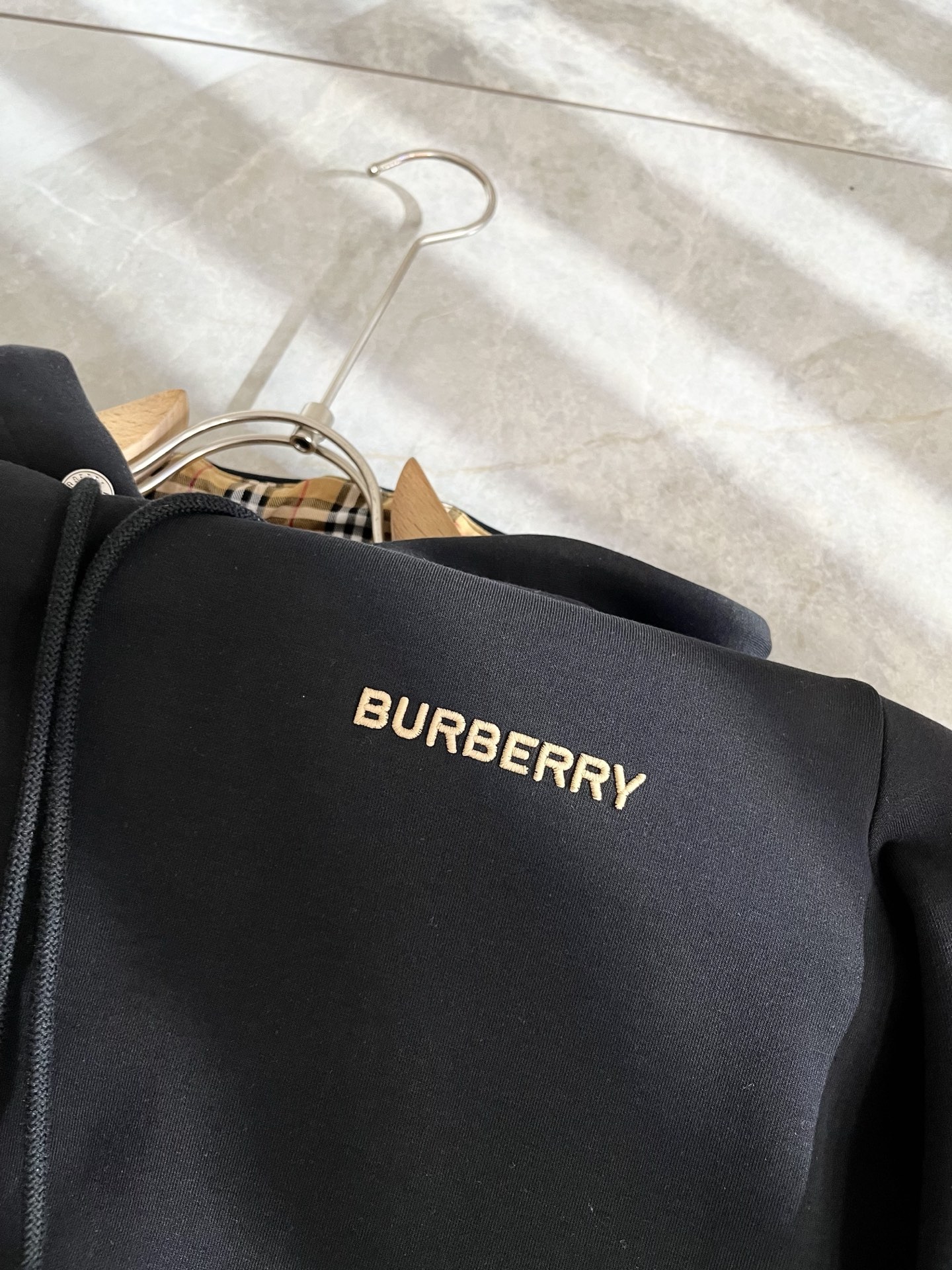 BURBER*Y巴*莉 2025秋冬新款男女同款👫基础休闲百搭棉质连帽卫衣，男女同款卫衣！贸易公司渠道稀