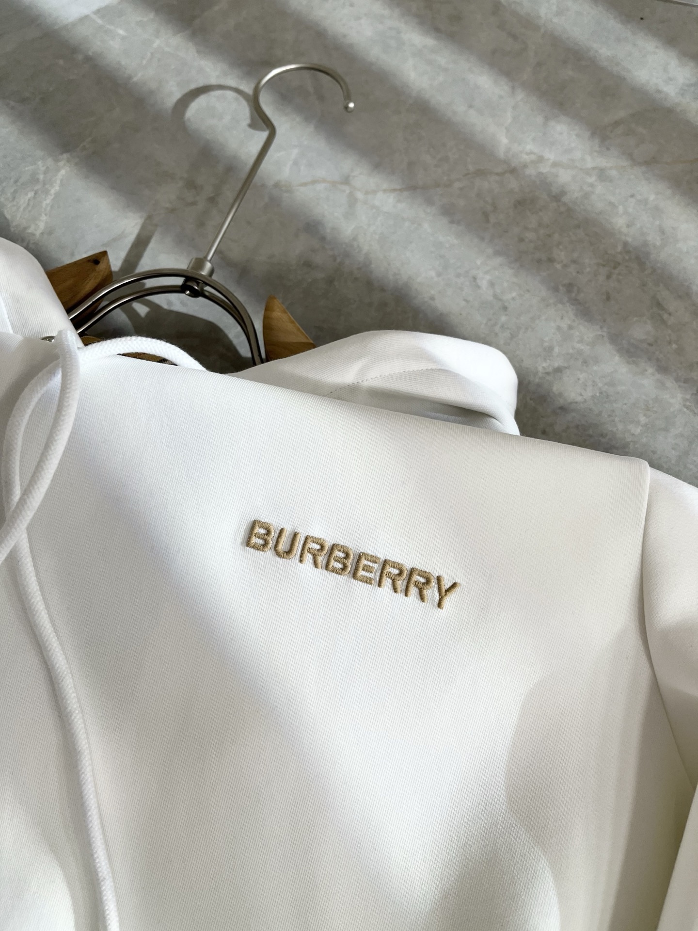 BURBER*Y巴*莉 2025秋冬新款男女同款👫基础休闲百搭棉质连帽卫衣，男女同款卫衣！贸易公司渠道稀