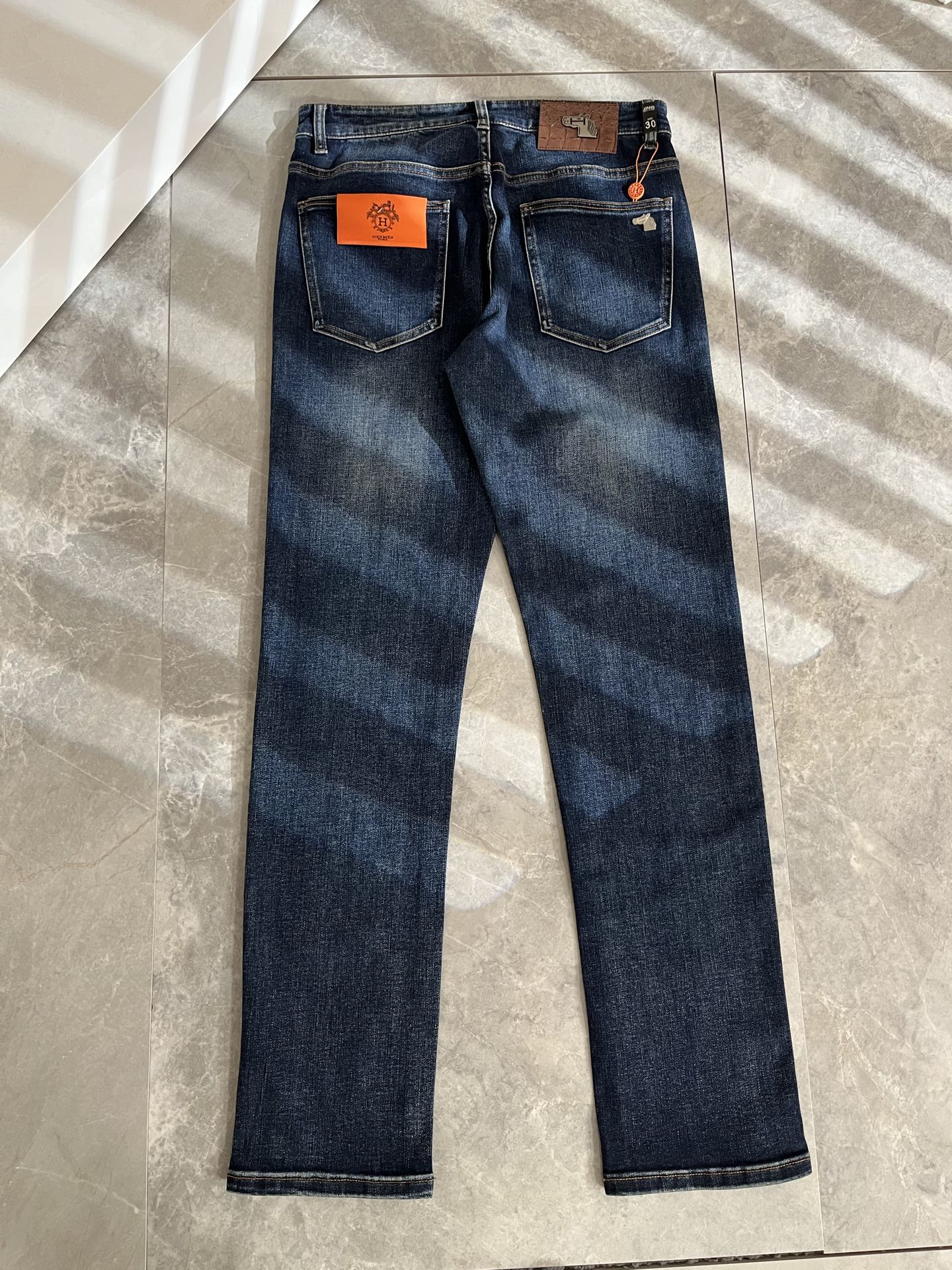 HERM*S 爱*仕 2025秋冬男士高端丹宁水洗小直筒牛仔裤 海外贸易公司渠道订单 ！男士修身直筒牛仔