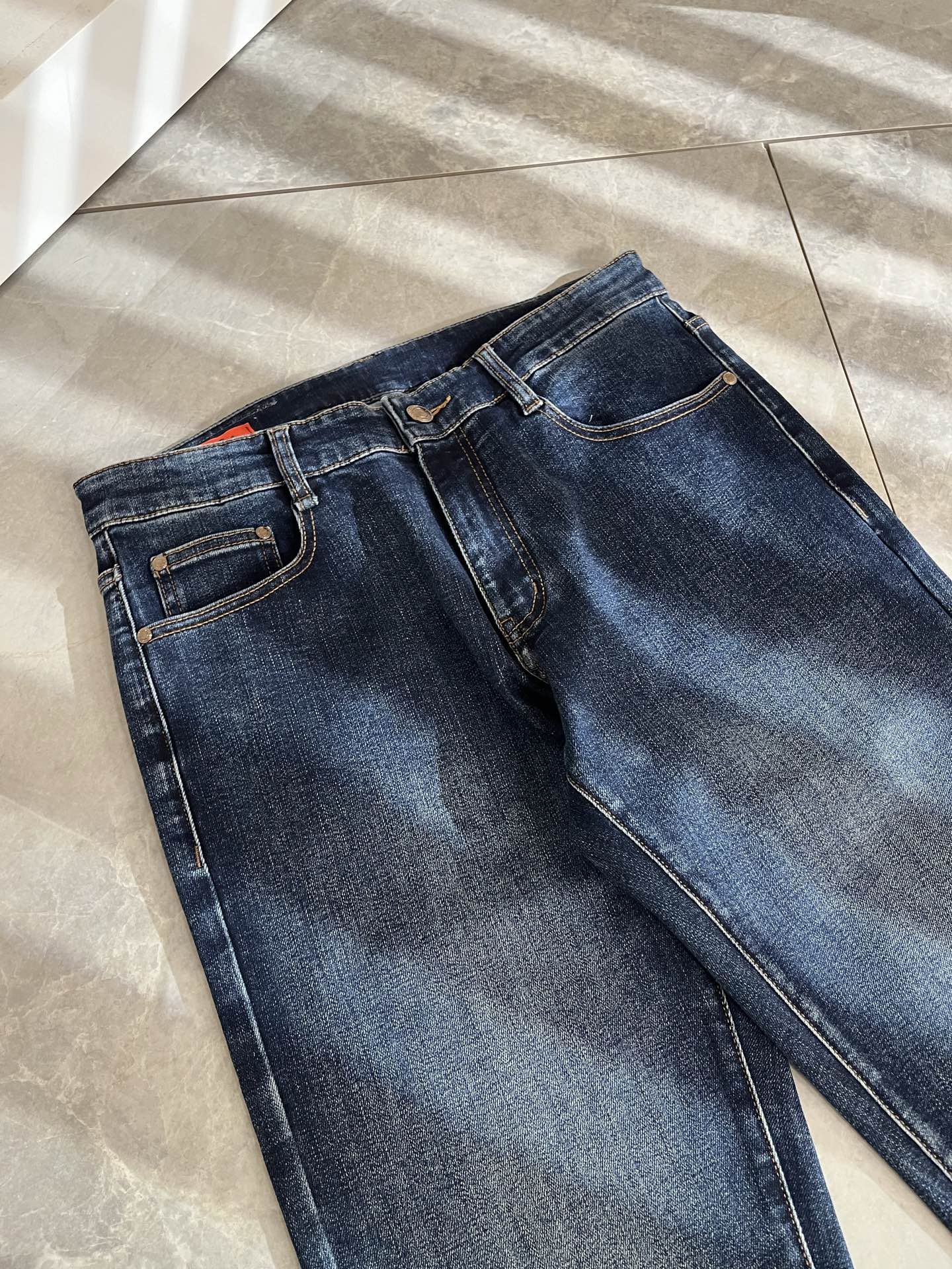 HERM*S 爱*仕 2025秋冬男士高端丹宁水洗小直筒牛仔裤 海外贸易公司渠道订单 ！男士修身直筒牛仔