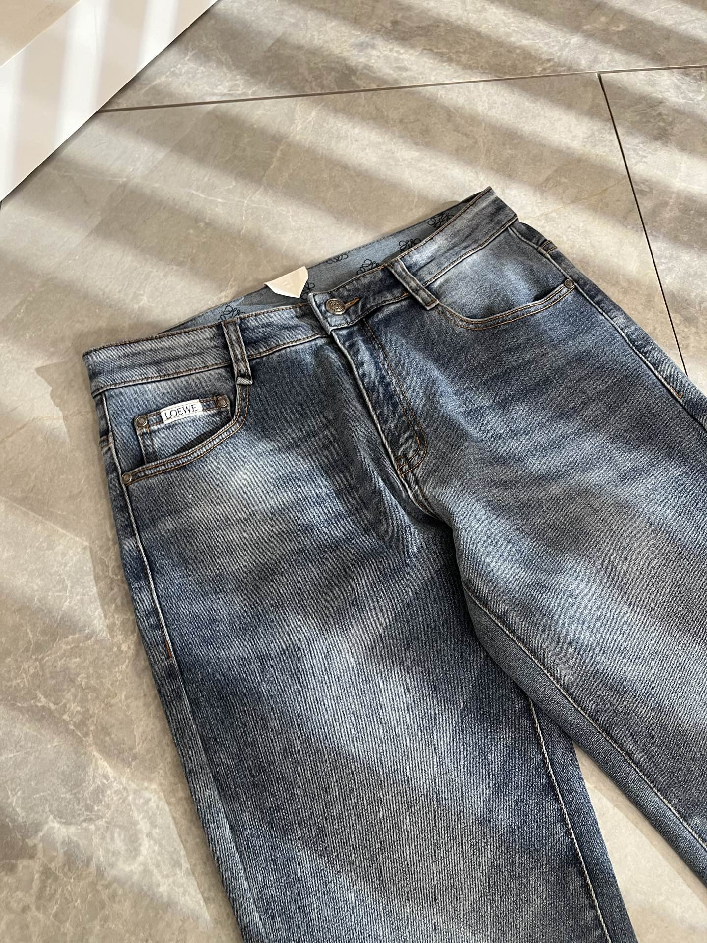 LO*WE/罗*威2025秋冬新品男士时装款高端休闲裤，香港洋行渠道货，日本原厂出品，纯血统品质，完美延