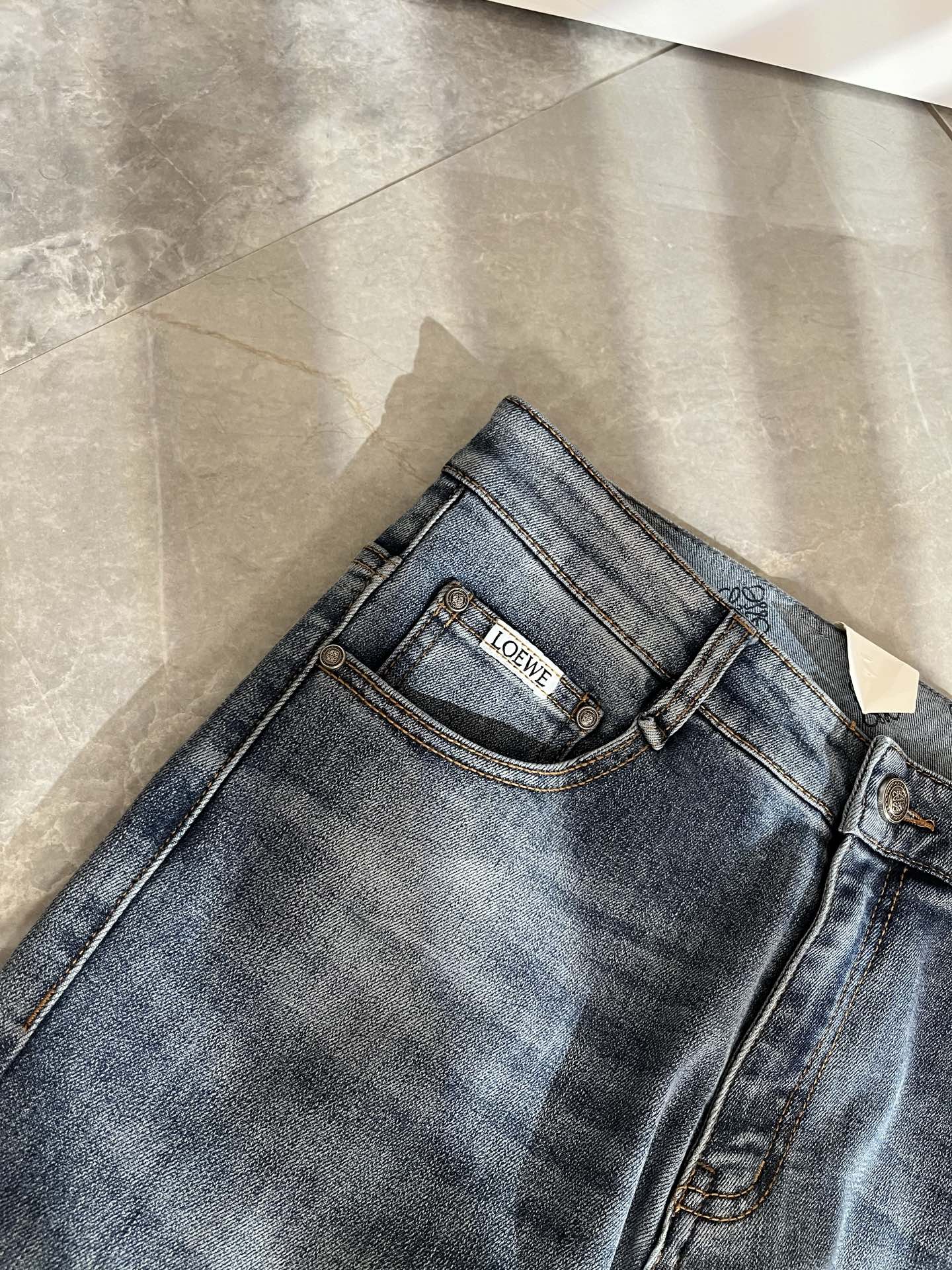 LO*WE/罗*威2025秋冬新品男士时装款高端休闲裤，香港洋行渠道货，日本原厂出品，纯血统品质，完美延