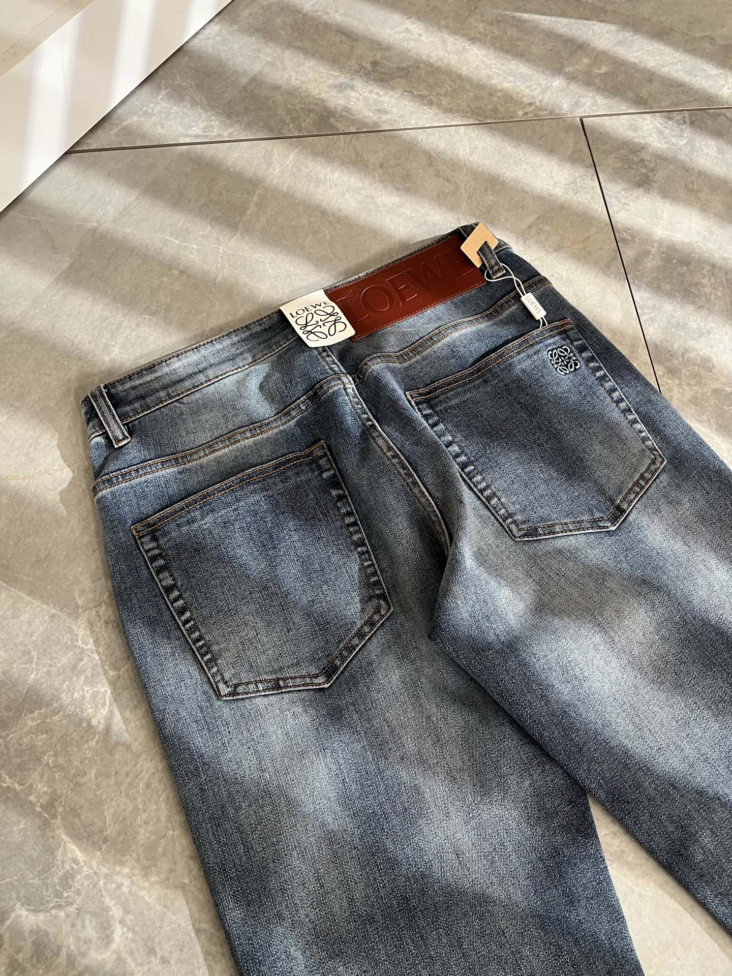 LO*WE/罗*威2025秋冬新品男士时装款高端休闲裤，香港洋行渠道货，日本原厂出品，纯血统品质，完美延