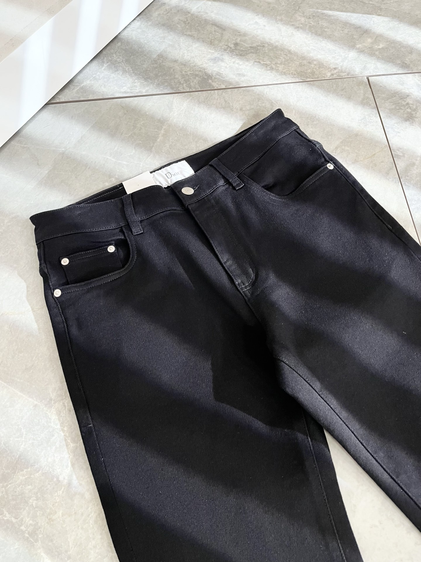 Dio*r 迪家 2025秋冬男士水洗小直筒牛仔裤！贸易公司渠道牛货，品相超赞，时尚圈万能的百搭裤王，欧