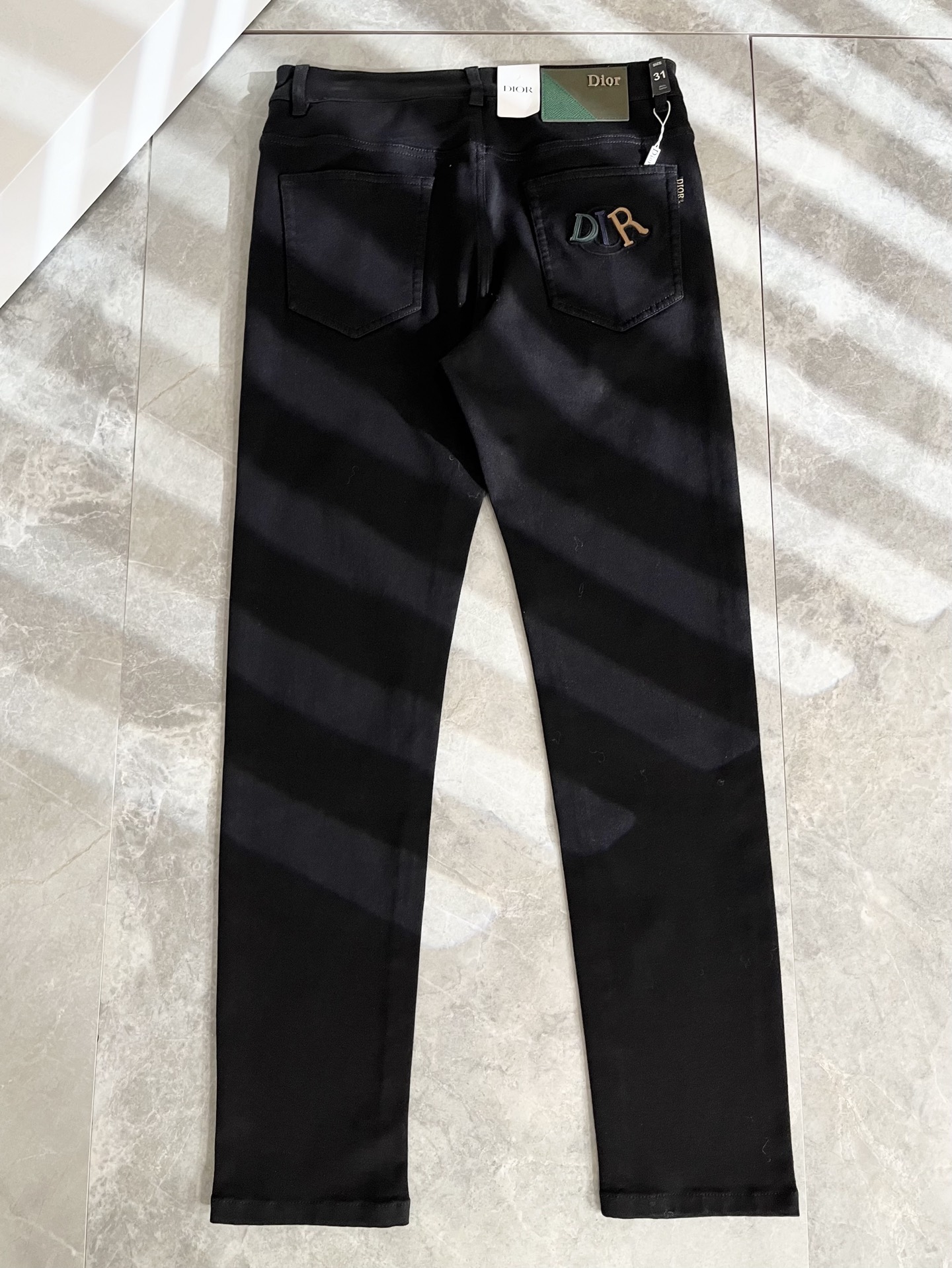 Dio*r 迪家 2025秋冬男士水洗小直筒牛仔裤！贸易公司渠道牛货，品相超赞，时尚圈万能的百搭裤王，欧