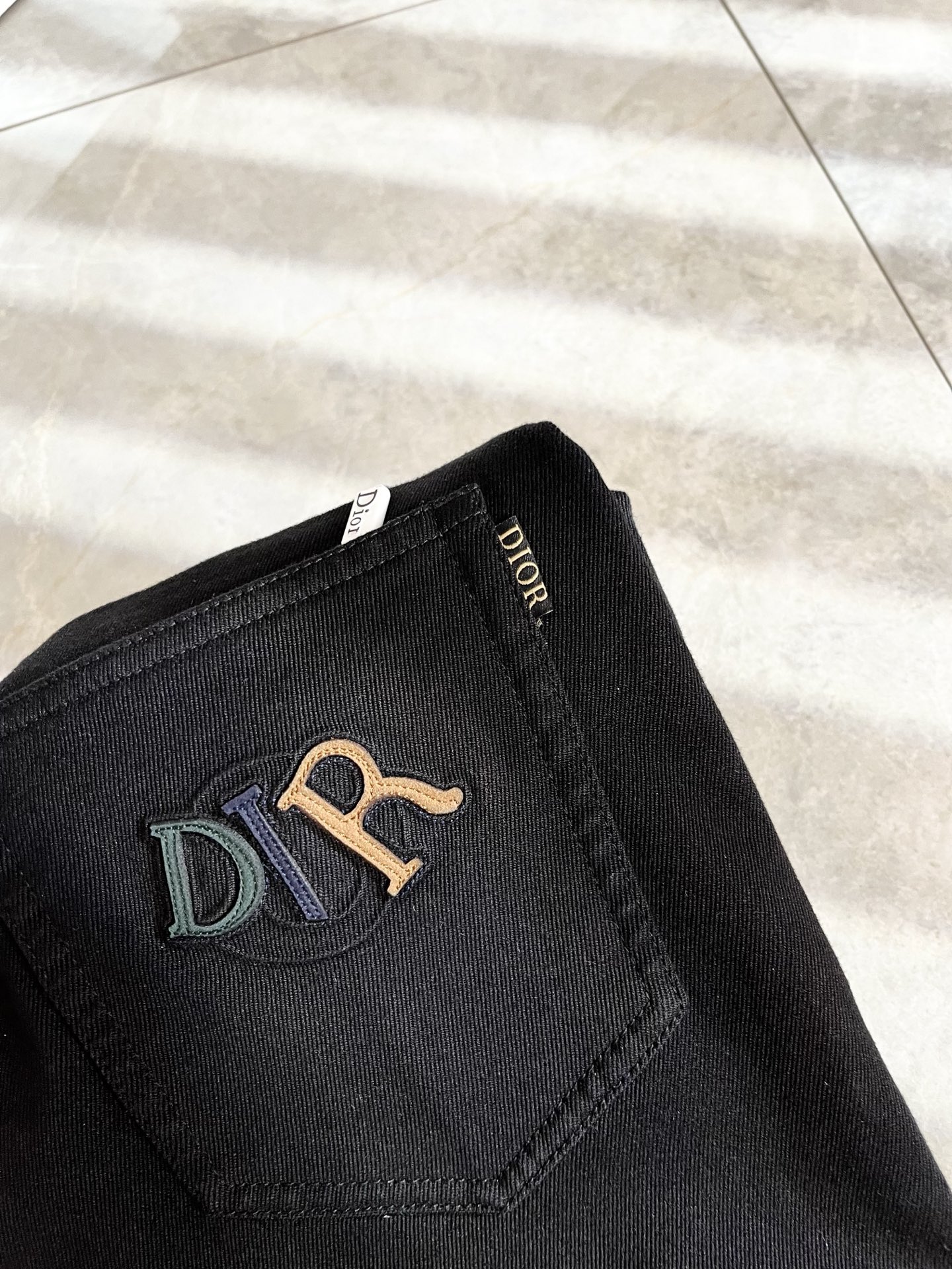 Dio*r 迪家 2025秋冬男士水洗小直筒牛仔裤！贸易公司渠道牛货，品相超赞，时尚圈万能的百搭裤王，欧