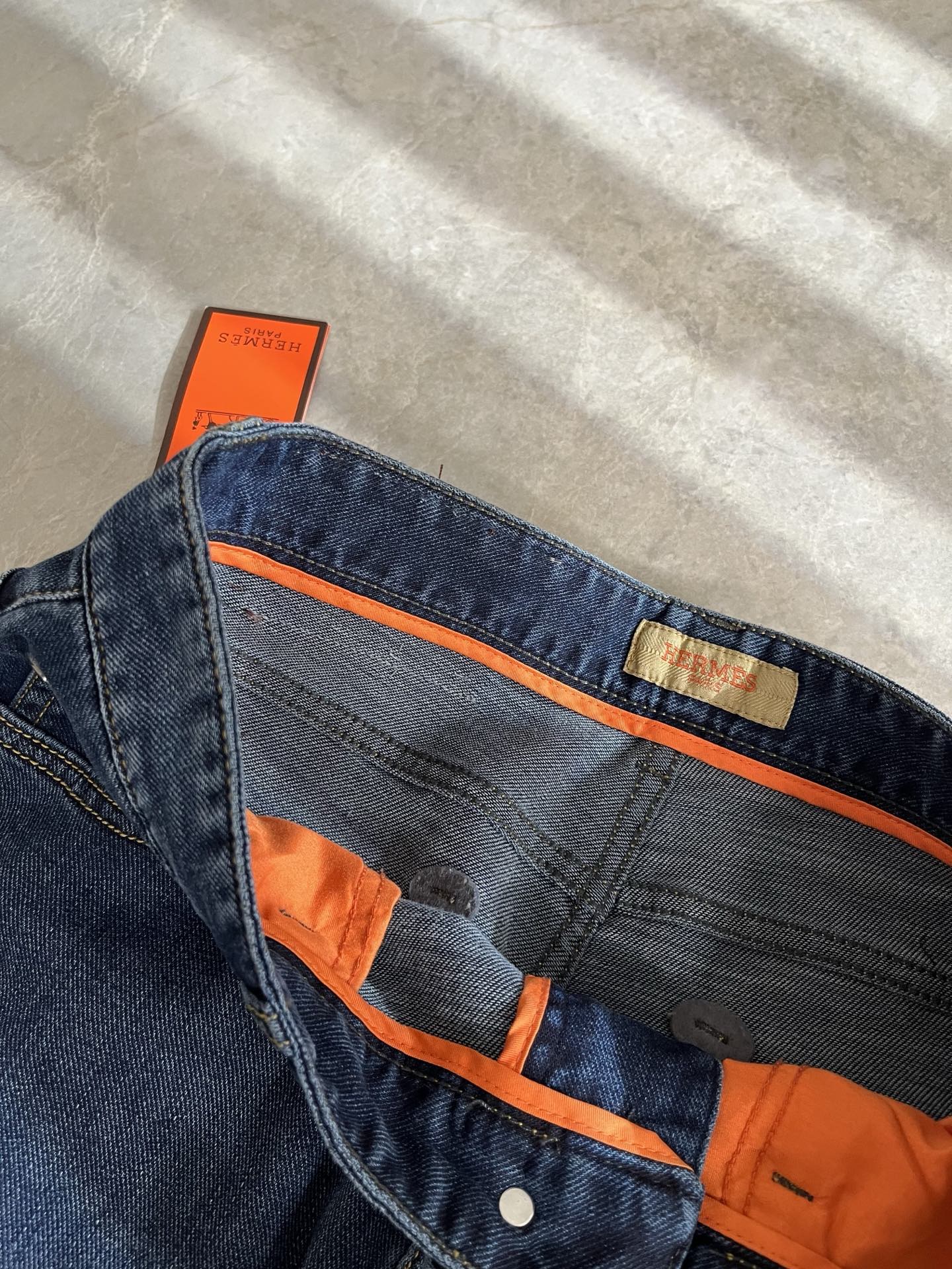 HERM*S 爱*仕 2025秋冬男士高端丹宁水洗小直筒牛仔裤 海外贸易公司渠道订单 ！男士修身直筒牛仔