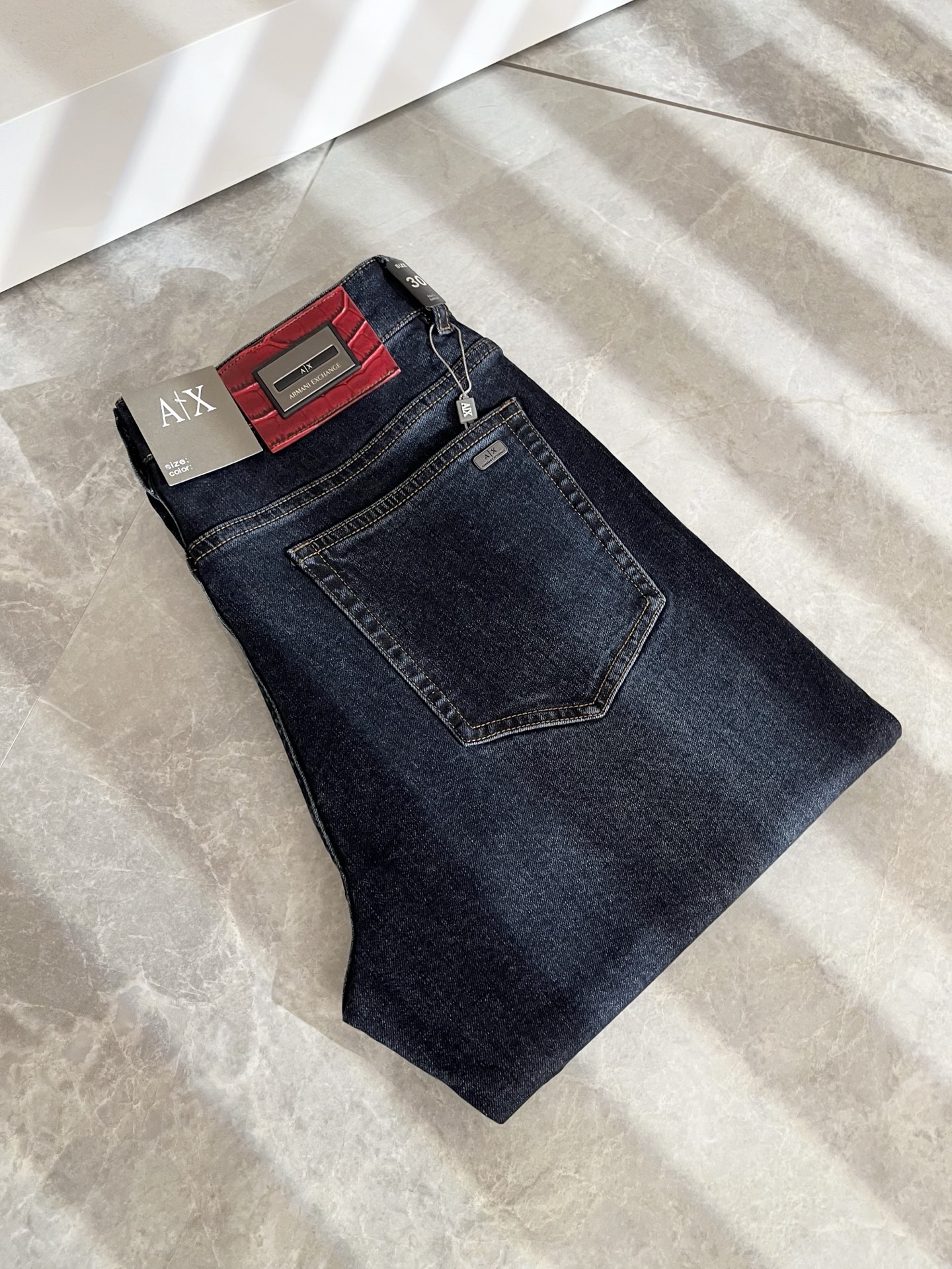 Arman阿*尼2025秋冬新款男士小直筒牛仔裤，贸易公司订单！官网同步 经典之作很好搭配衣服哦 怎么穿