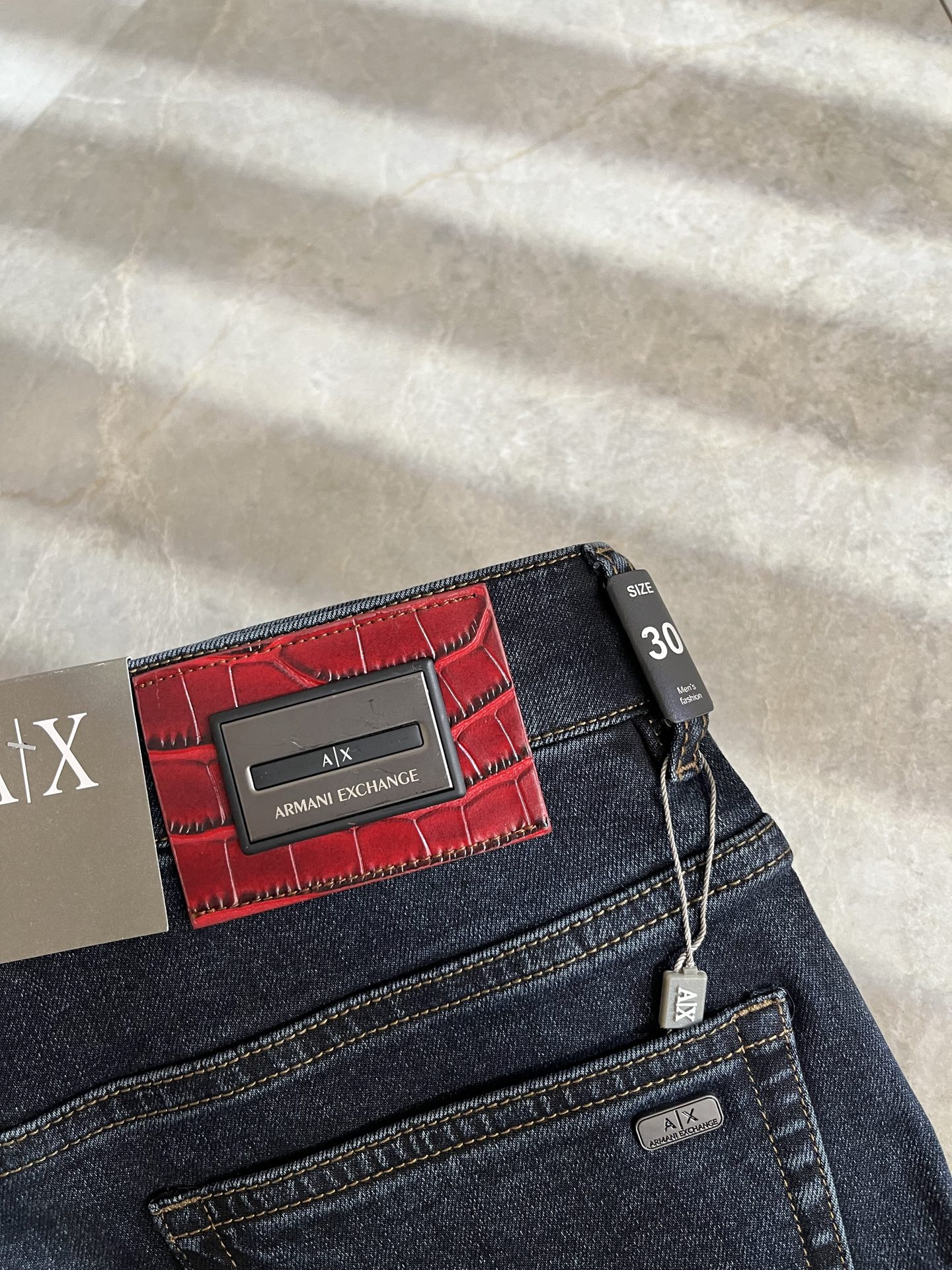 Arman阿*尼2025秋冬新款男士小直筒牛仔裤，贸易公司订单！官网同步 经典之作很好搭配衣服哦 怎么穿