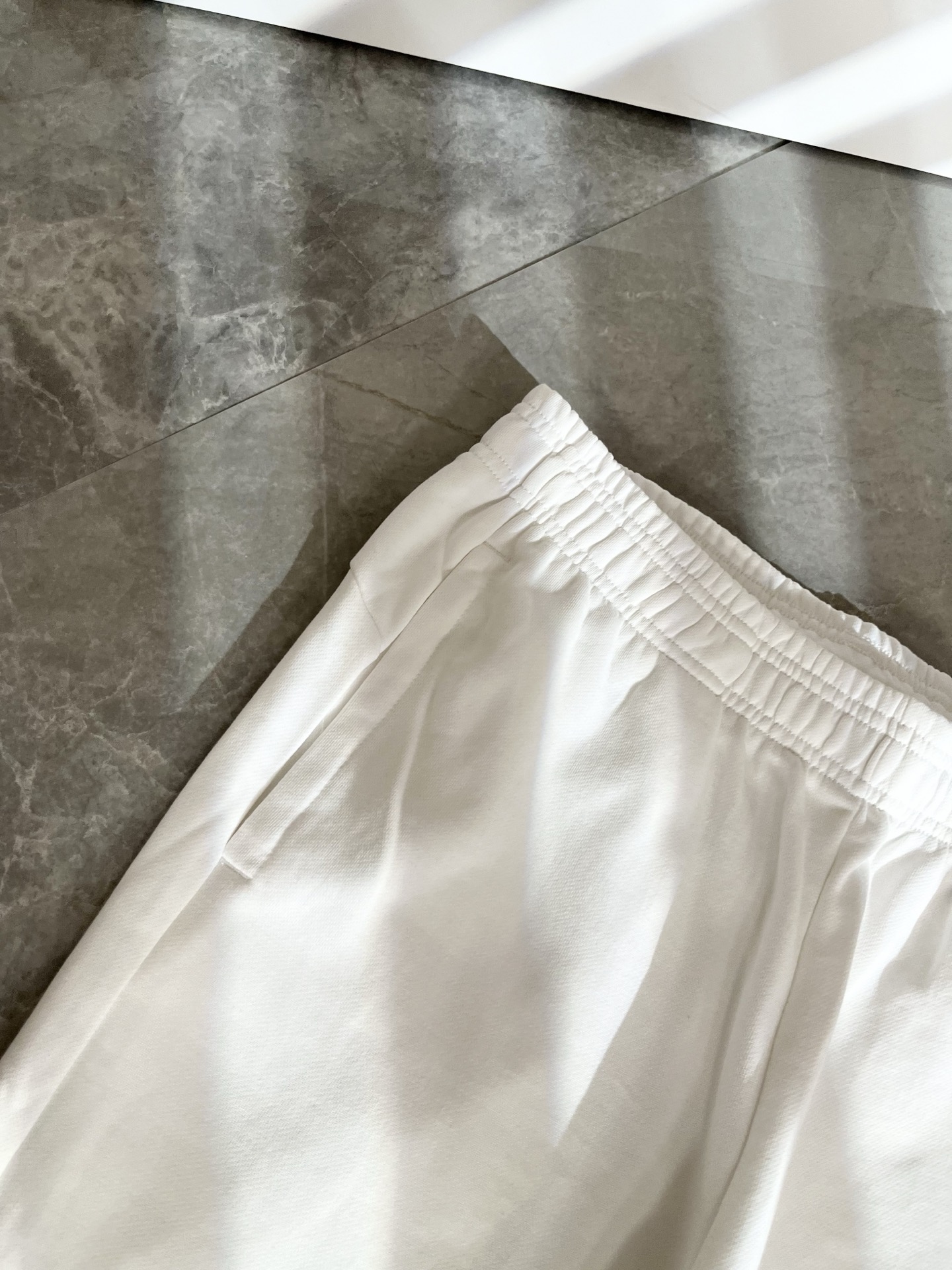 AMI 2025秋冬新款男女同款👫休闲裤，最新款全网独家首上！！~既经典有时尚百搭，谁不爱啊，将经典再次