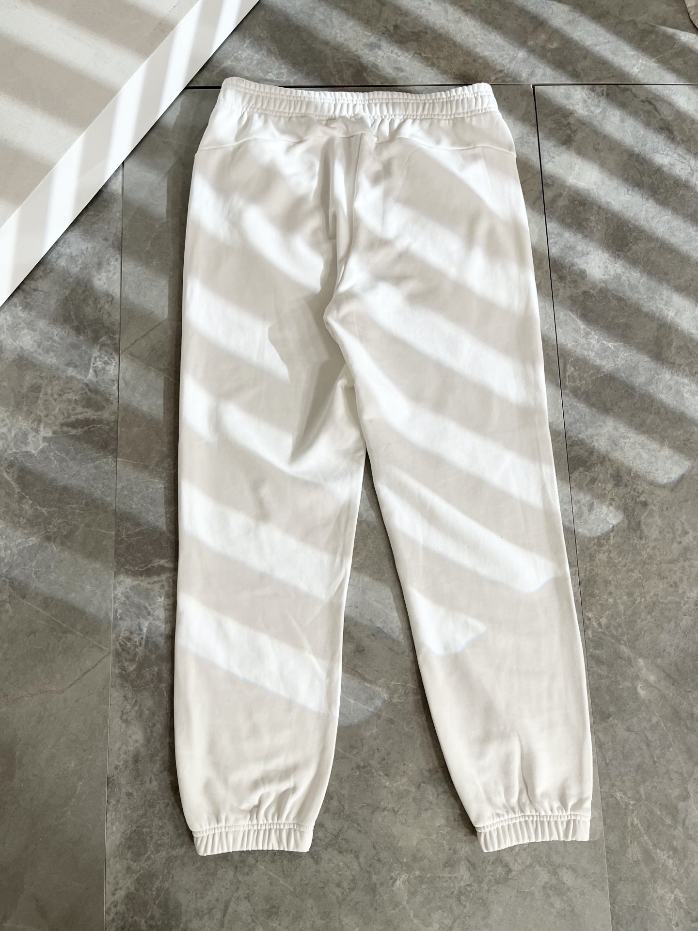 AMI 2025秋冬新款男女同款👫休闲裤，最新款全网独家首上！！~既经典有时尚百搭，谁不爱啊，将经典再次