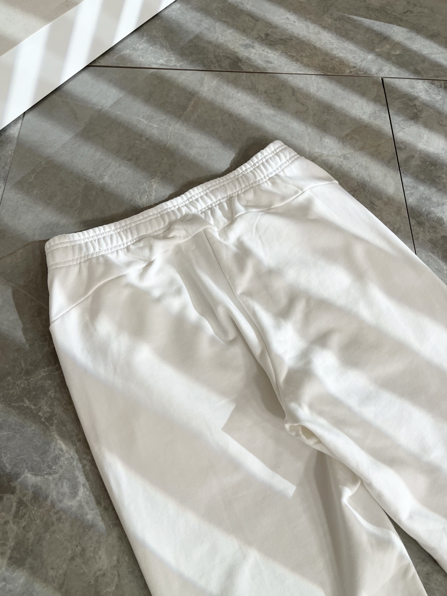 AMI 2025秋冬新款男女同款👫休闲裤，最新款全网独家首上！！~既经典有时尚百搭，谁不爱啊，将经典再次