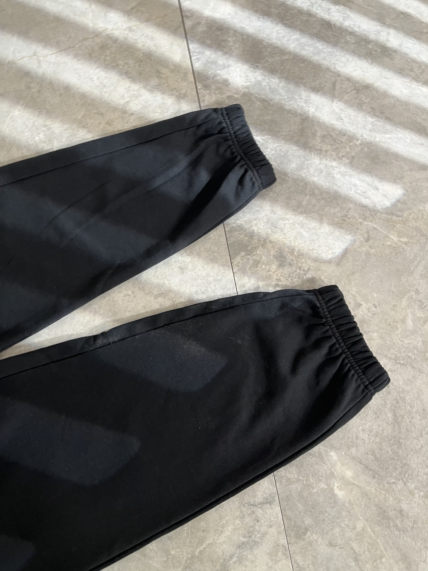 AMI 2025秋冬新款男女同款👫休闲裤，最新款全网独家首上！！~既经典有时尚百搭，谁不爱啊，将经典再次