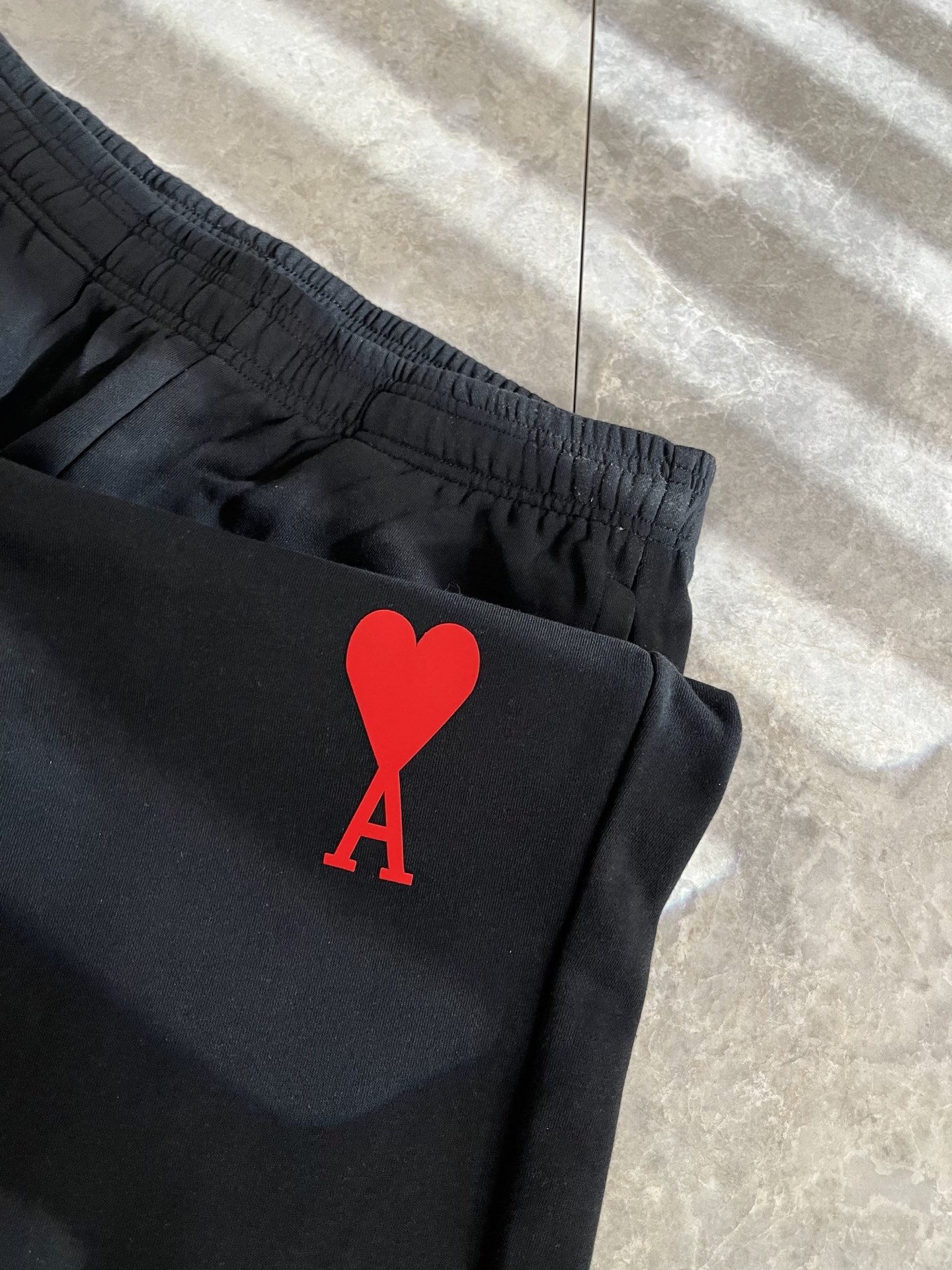 AMI 2025秋冬新款男女同款👫休闲裤，最新款全网独家首上！！~既经典有时尚百搭，谁不爱啊，将经典再次