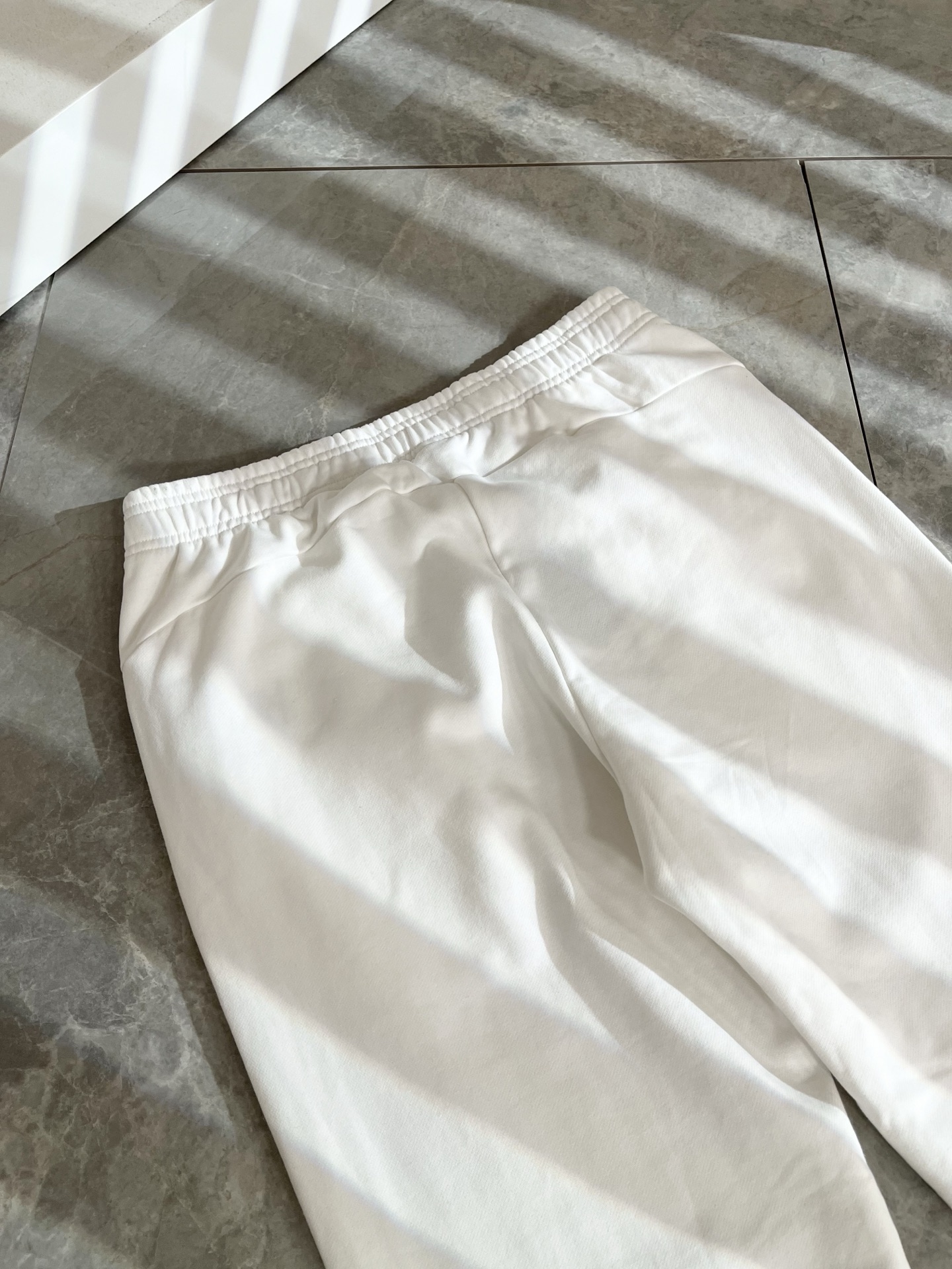 Louls**Vultt*n路易*登 2025秋冬新款松紧腰休闲裤 ！标识logo图案印花修饰！采用双压