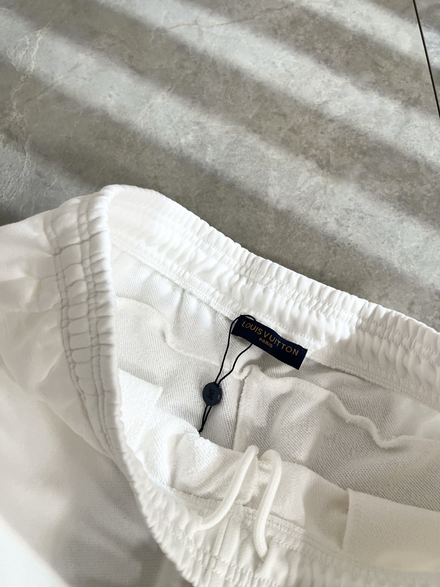 Louls**Vultt*n路易*登 2025秋冬新款松紧腰休闲裤 ！标识logo图案印花修饰！采用双压