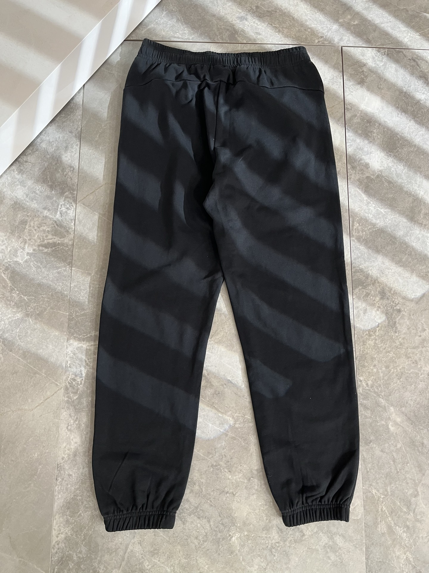 Louls**Vultt*n路易*登 2025秋冬新款松紧腰休闲裤 ！标识logo图案印花修饰！采用双压