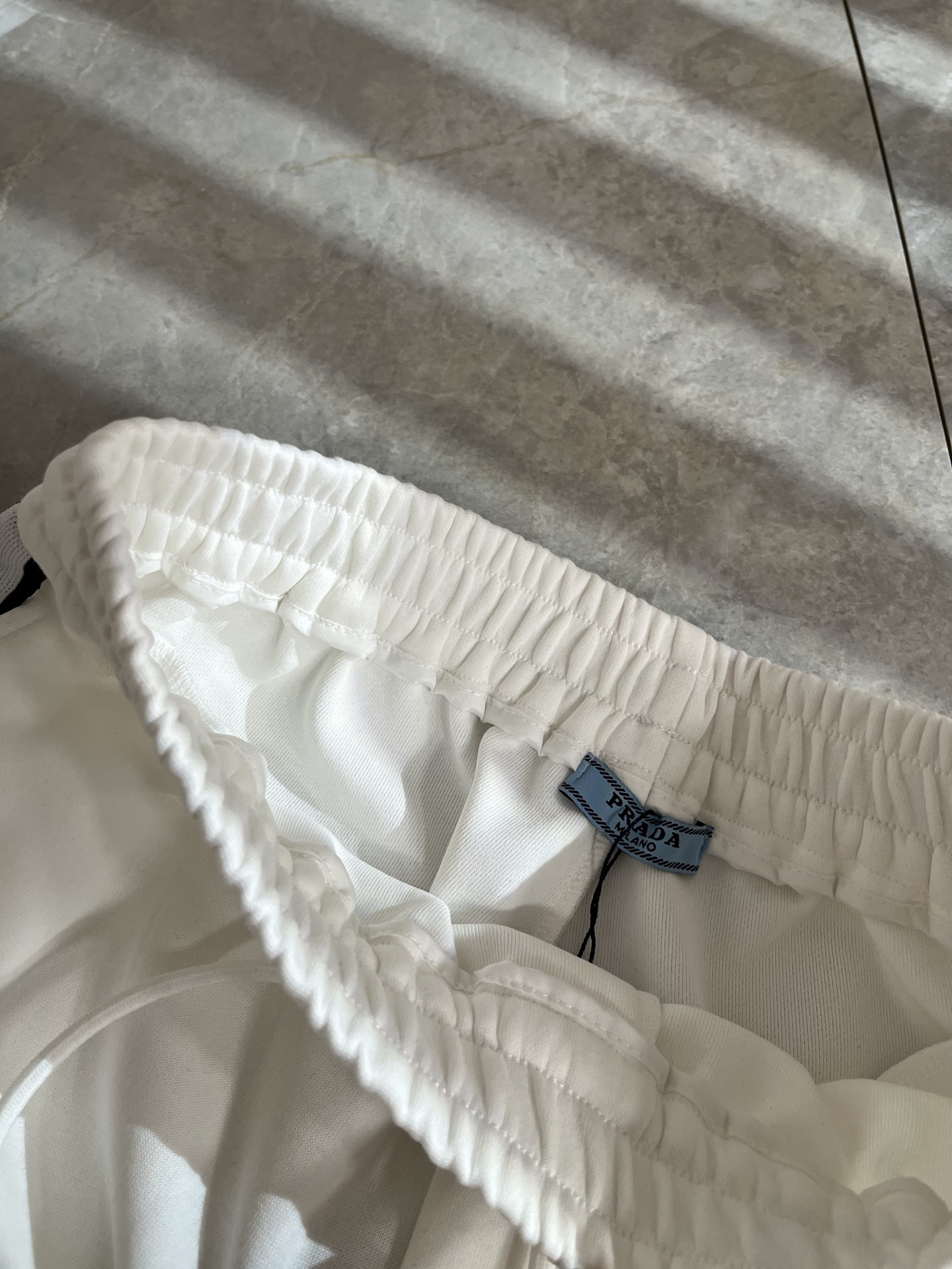 PRA*DA普*达 2025秋冬新款男士休闲裤，高端品质之选……一款休闲裤兼备的百搭裤装，也是男士衣橱里