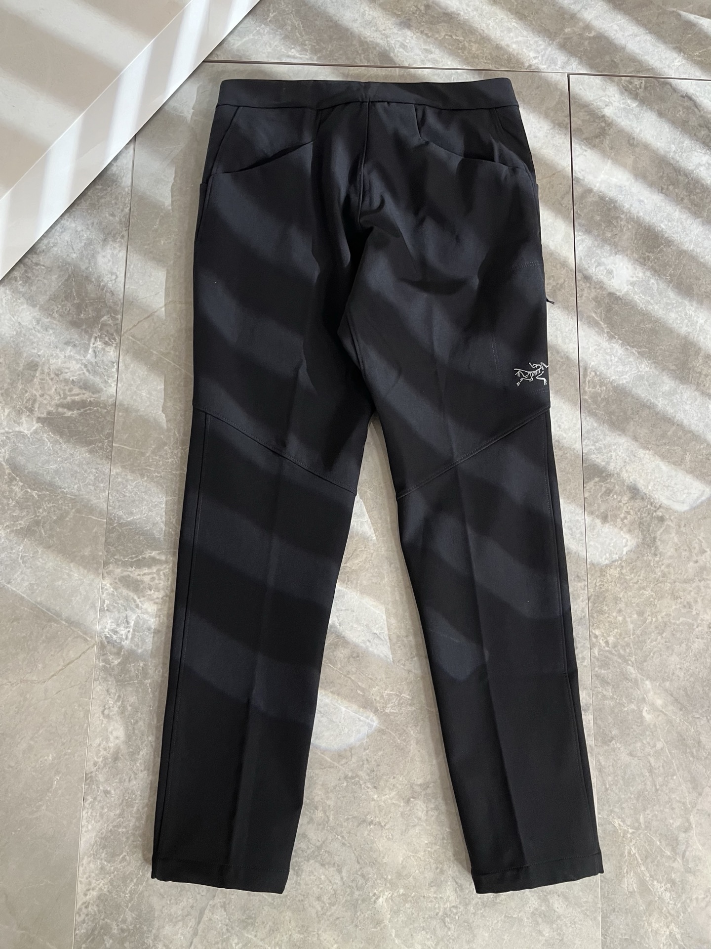 ARCTER*X始*祖鸟 2025秋冬新款休闲运动风格休闲裤，户外品牌可能大家第一想到的就是加拿大鹅、始