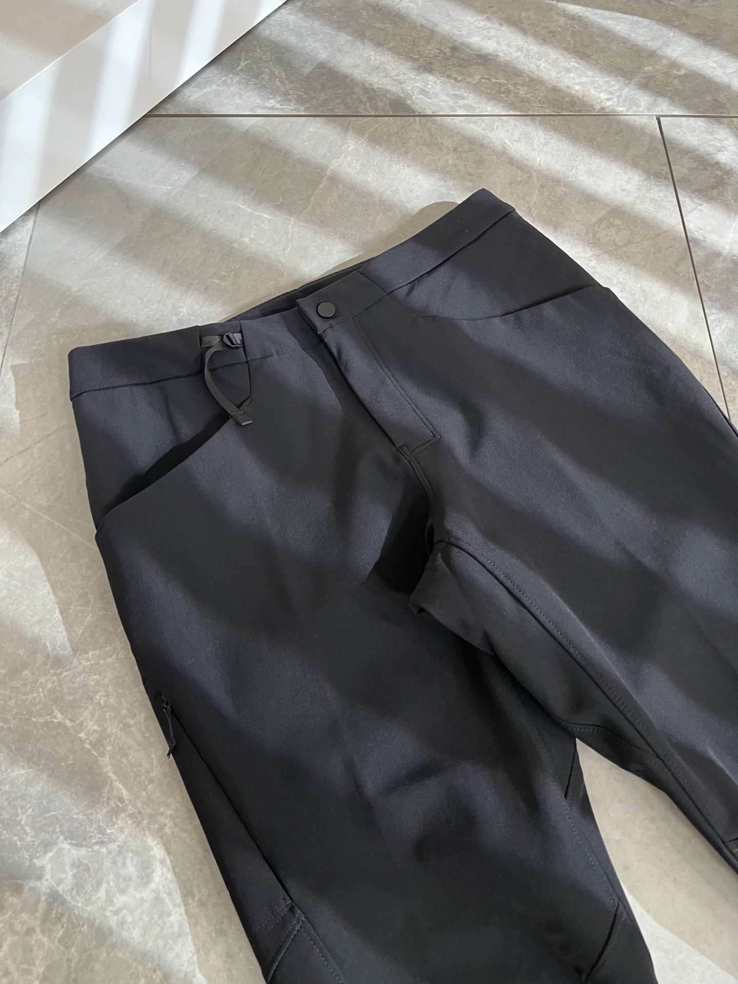 ARCTER*X始*祖鸟 2025秋冬新款休闲运动风格休闲裤，户外品牌可能大家第一想到的就是加拿大鹅、始