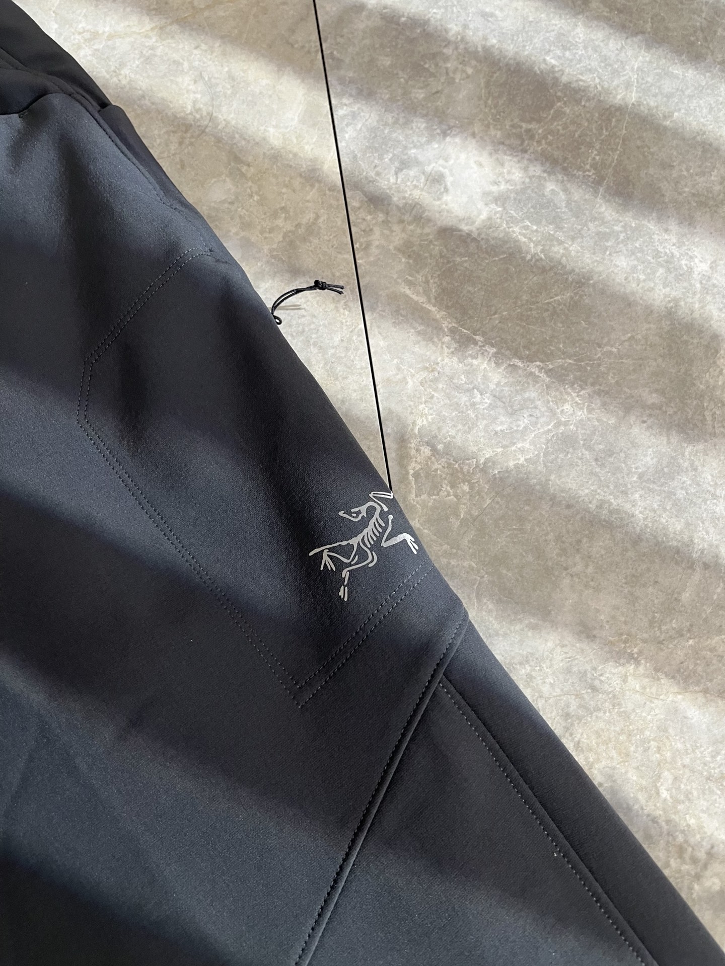 ARCTER*X始*祖鸟 2025秋冬新款休闲运动风格休闲裤，户外品牌可能大家第一想到的就是加拿大鹅、始