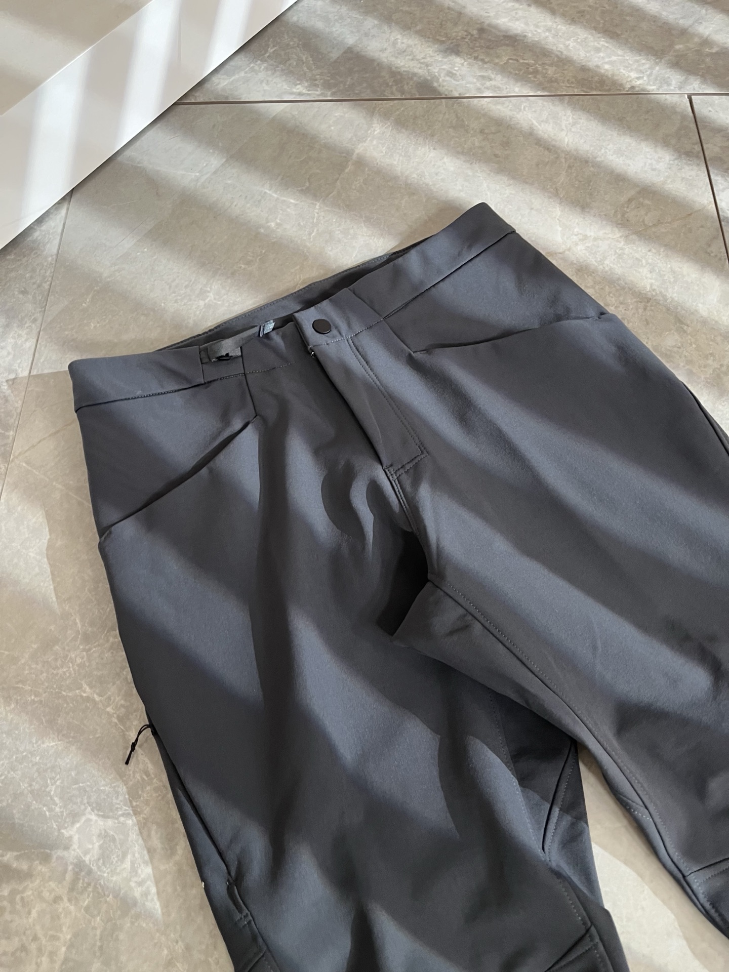 ARCTER*X始*祖鸟 2025秋冬新款休闲运动风格休闲裤，户外品牌可能大家第一想到的就是加拿大鹅、始