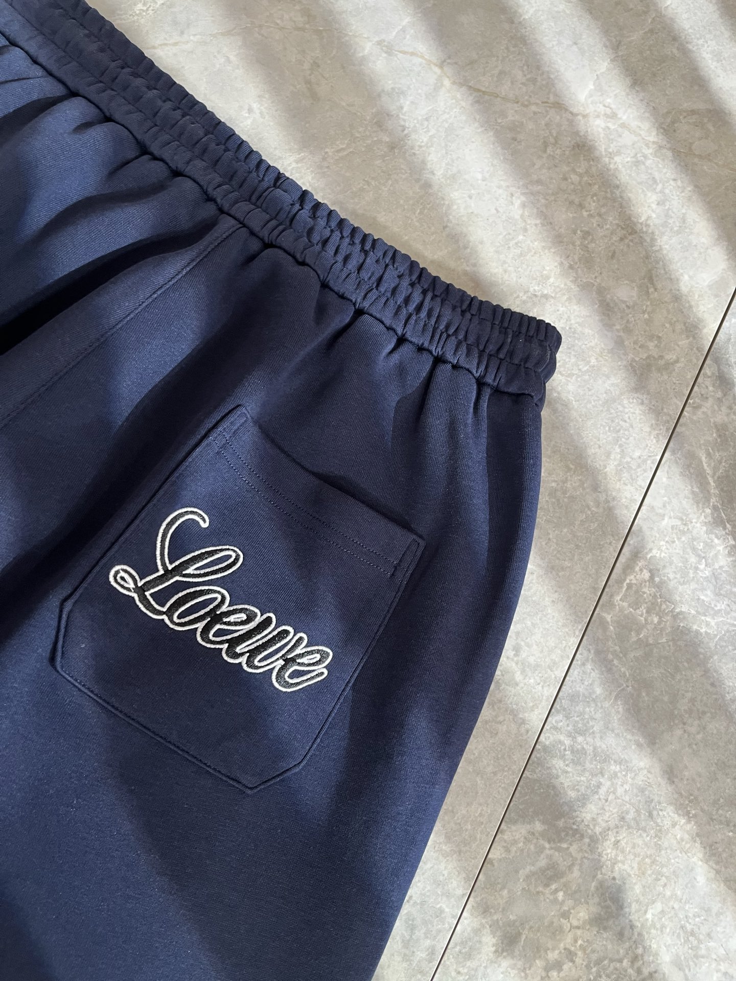 LO*WE/罗*威2025秋冬新品男士时装款高端休闲裤，香港洋行渠道货，日本原厂出品，纯血统品质，完美延