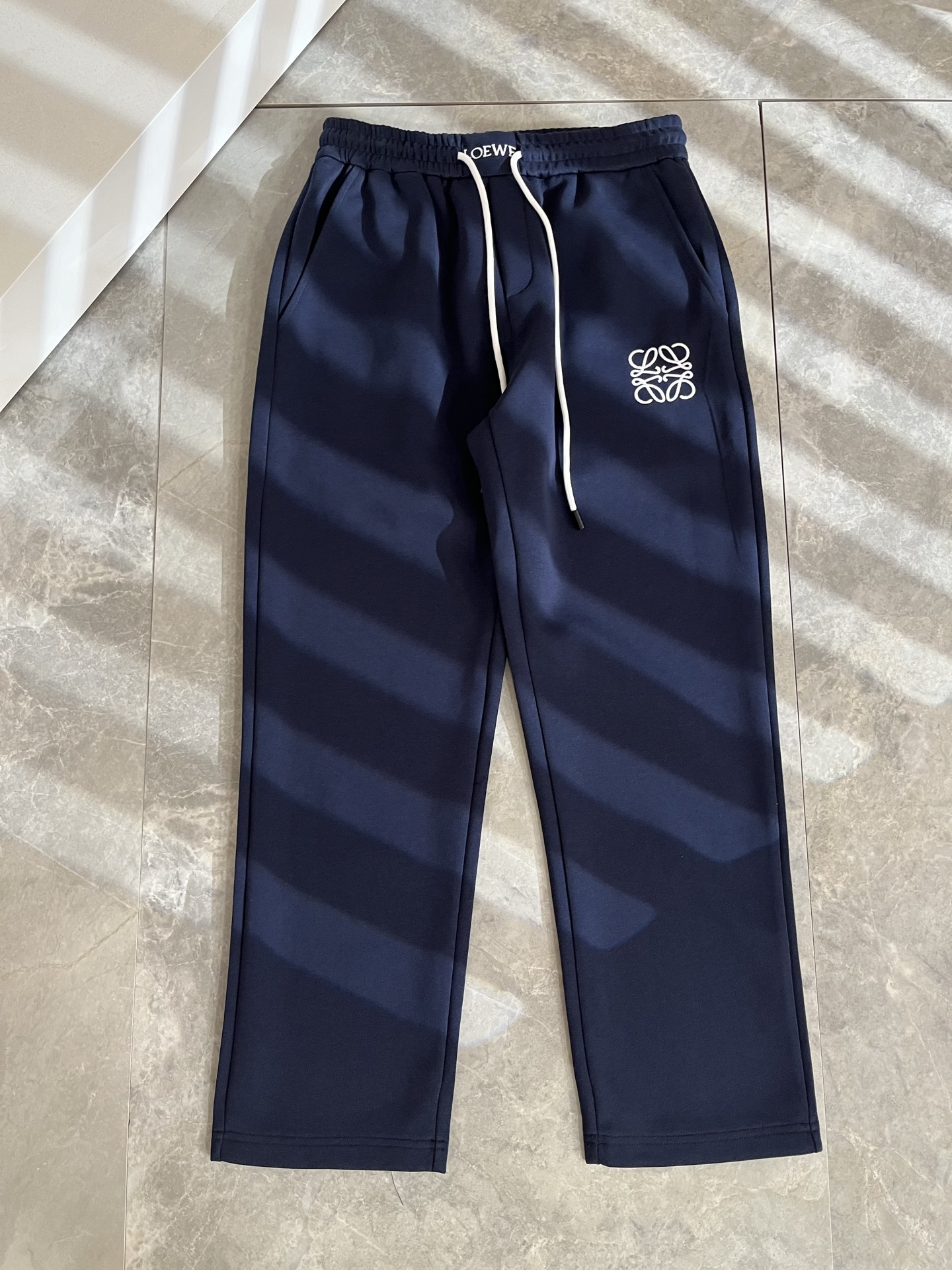 LO*WE/罗*威2025秋冬新品男士时装款高端休闲裤，香港洋行渠道货，日本原厂出品，纯血统品质，完美延