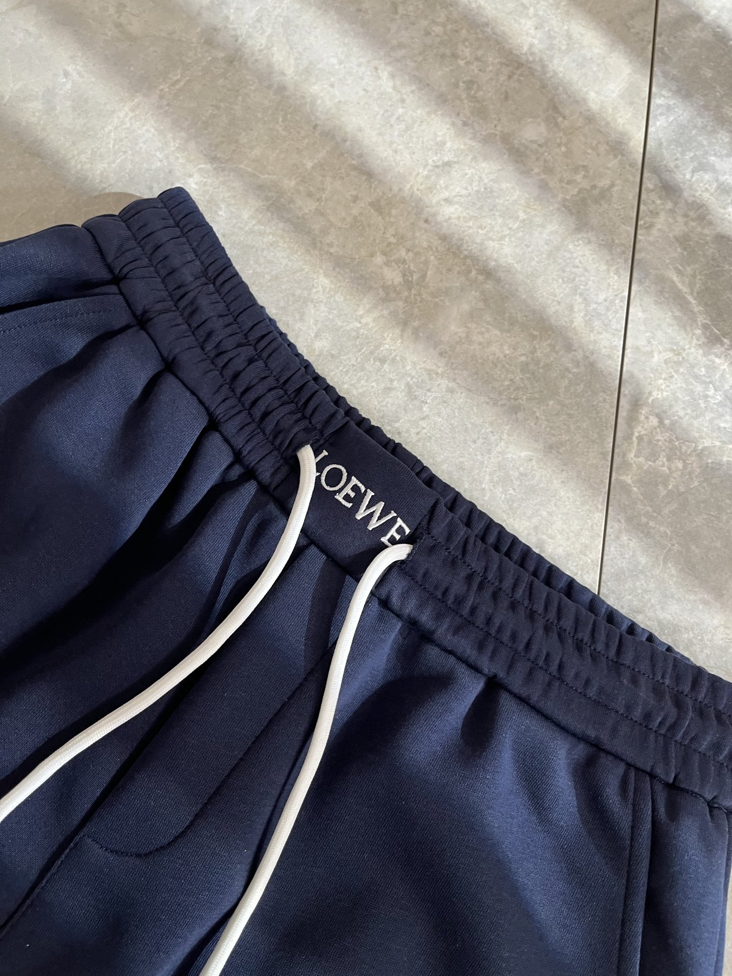 LO*WE/罗*威2025秋冬新品男士时装款高端休闲裤，香港洋行渠道货，日本原厂出品，纯血统品质，完美延