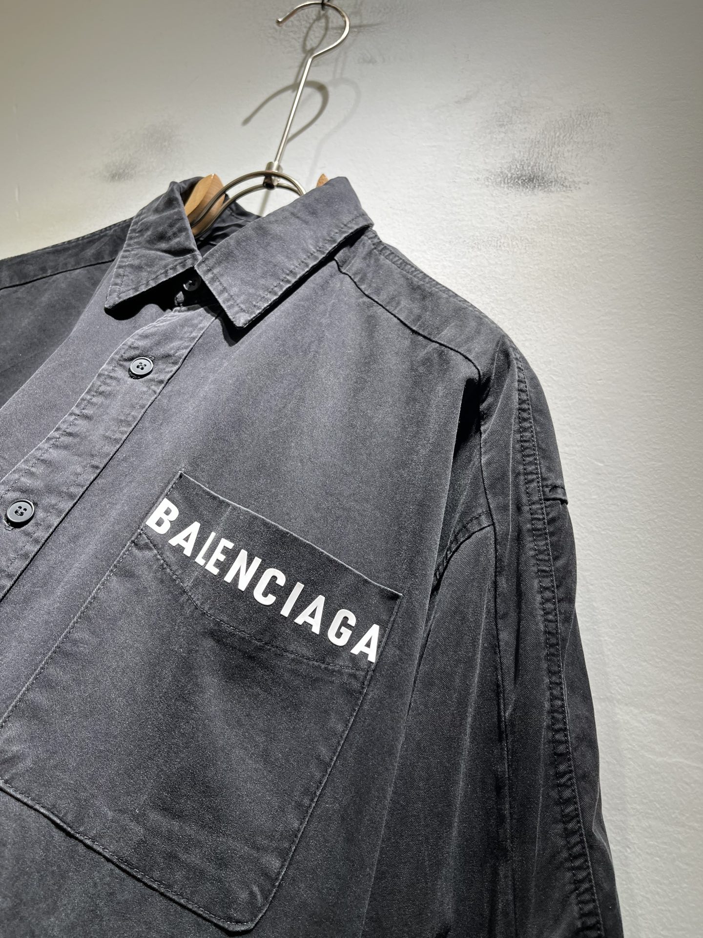 BALENCI*GA巴黎*家 2025秋冬新款男女同款👫衬衣，走秀图案印花时尚休闲衬衣，标志logo图案