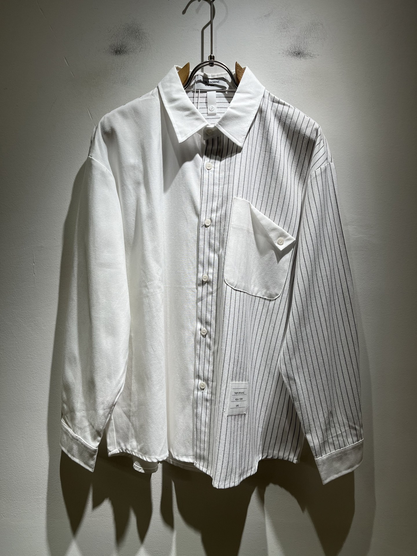 ThomBrow*e汤姆*朗2025秋冬新款衬衣！Th*m Br*wne长袖衬衫，造就与众不同的造型气质