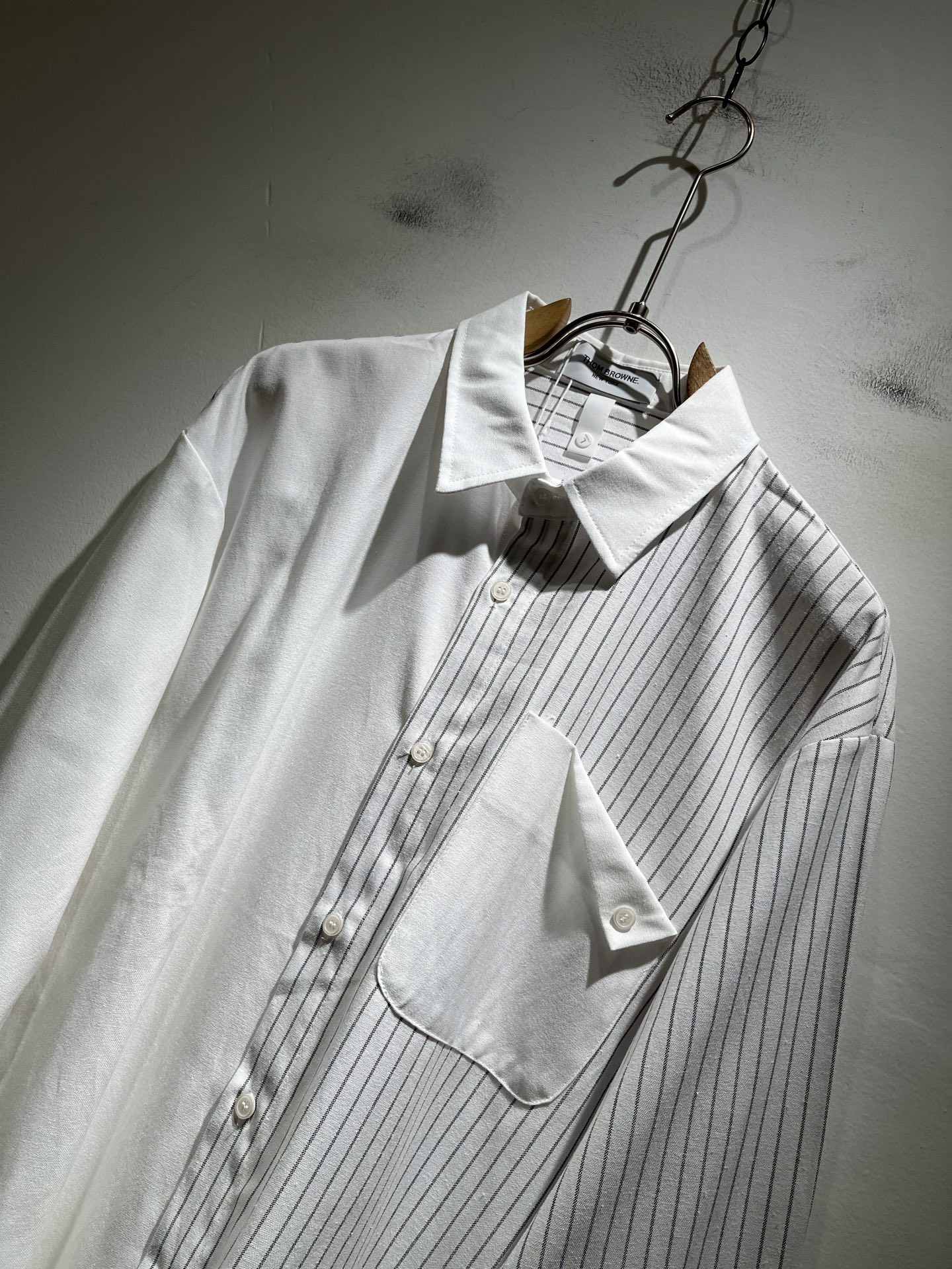 ThomBrow*e汤姆*朗2025秋冬新款衬衣！Th*m Br*wne长袖衬衫，造就与众不同的造型气质