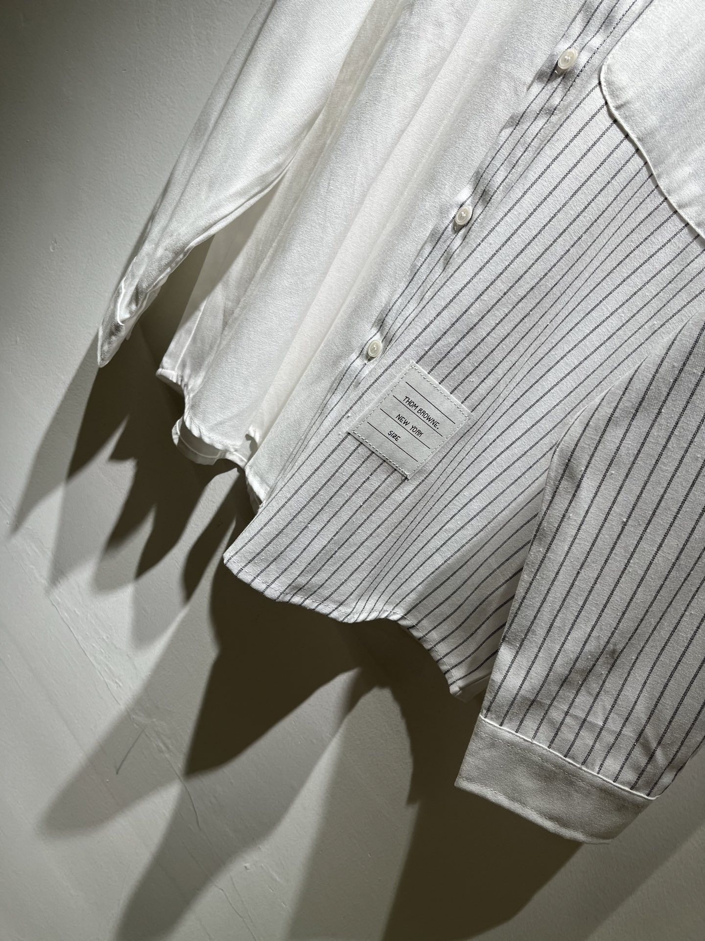 ThomBrow*e汤姆*朗2025秋冬新款衬衣！Th*m Br*wne长袖衬衫，造就与众不同的造型气质