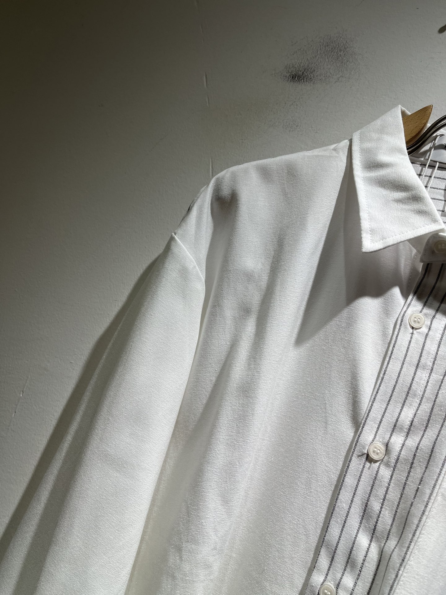 ThomBrow*e汤姆*朗2025秋冬新款衬衣！Th*m Br*wne长袖衬衫，造就与众不同的造型气质