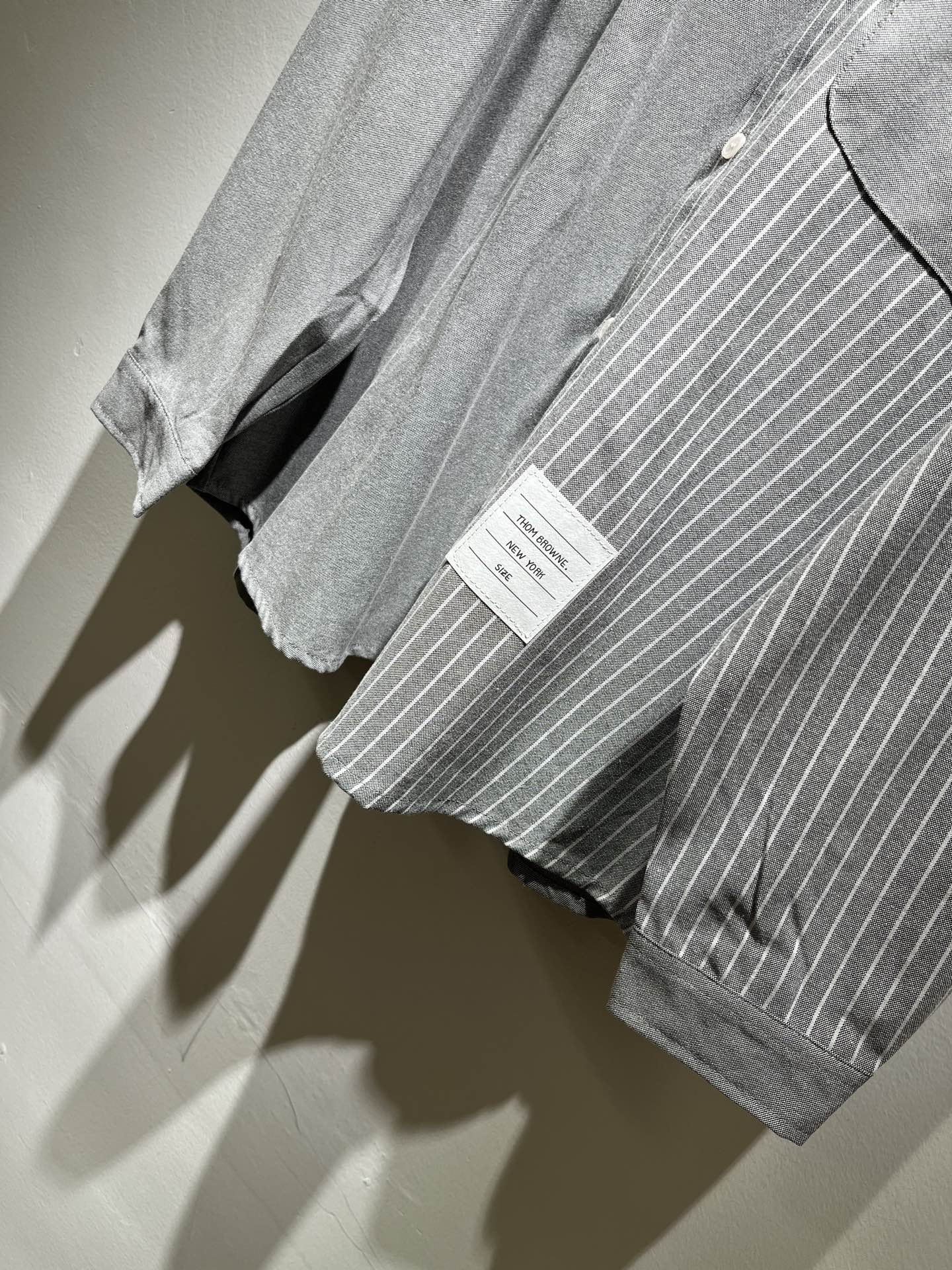 ThomBrow*e汤姆*朗2025秋冬新款衬衣！Th*m Br*wne长袖衬衫，造就与众不同的造型气质