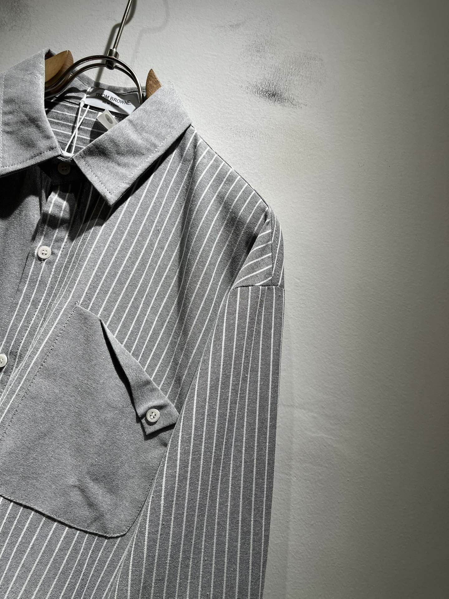 ThomBrow*e汤姆*朗2025秋冬新款衬衣！Th*m Br*wne长袖衬衫，造就与众不同的造型气质