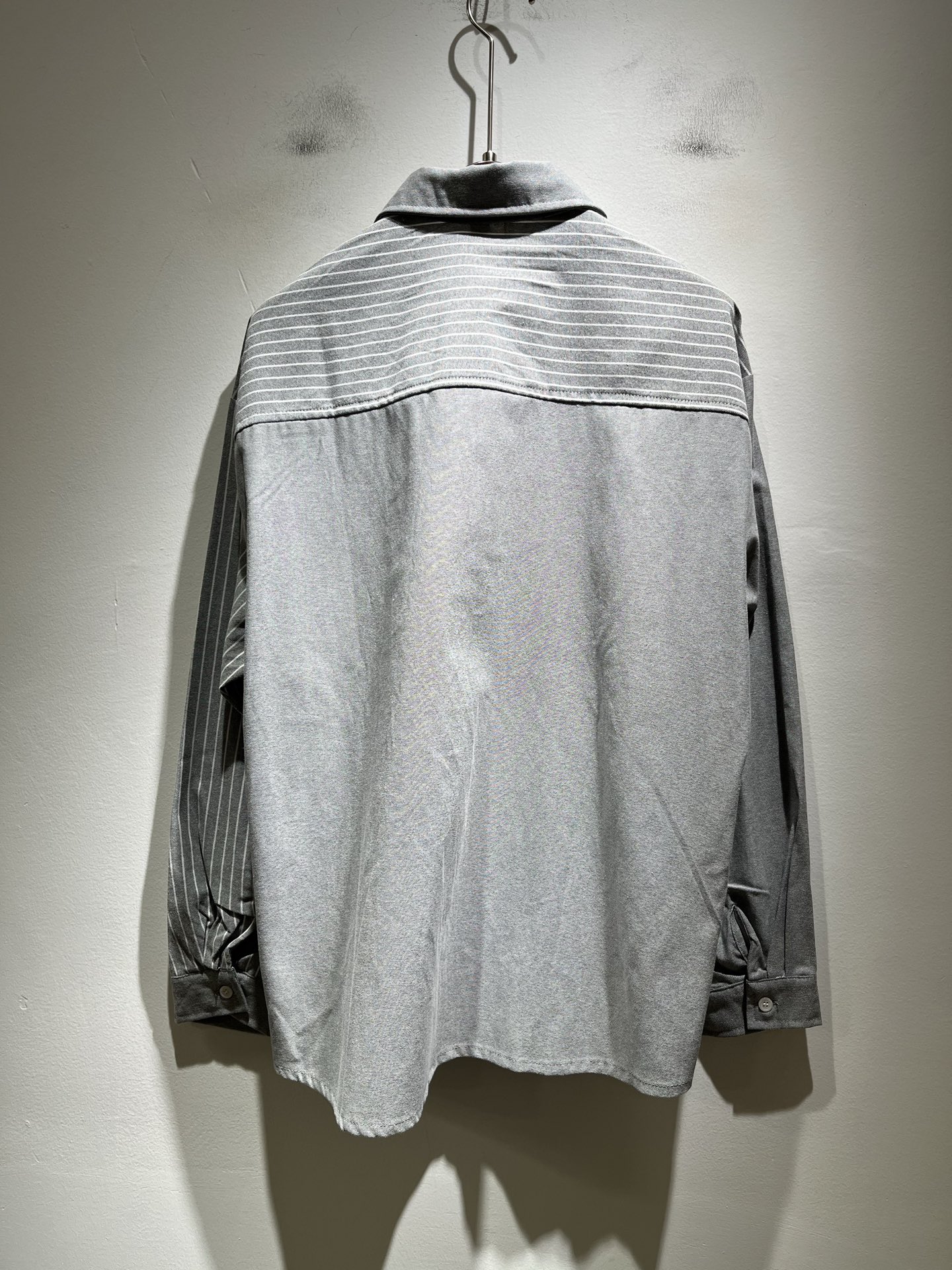 ThomBrow*e汤姆*朗2025秋冬新款衬衣！Th*m Br*wne长袖衬衫，造就与众不同的造型气质