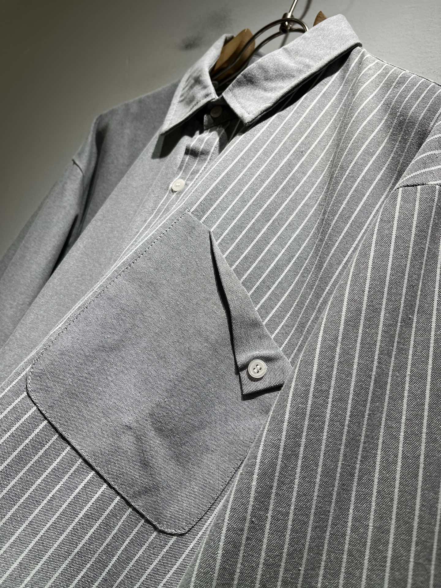 ThomBrow*e汤姆*朗2025秋冬新款衬衣！Th*m Br*wne长袖衬衫，造就与众不同的造型气质