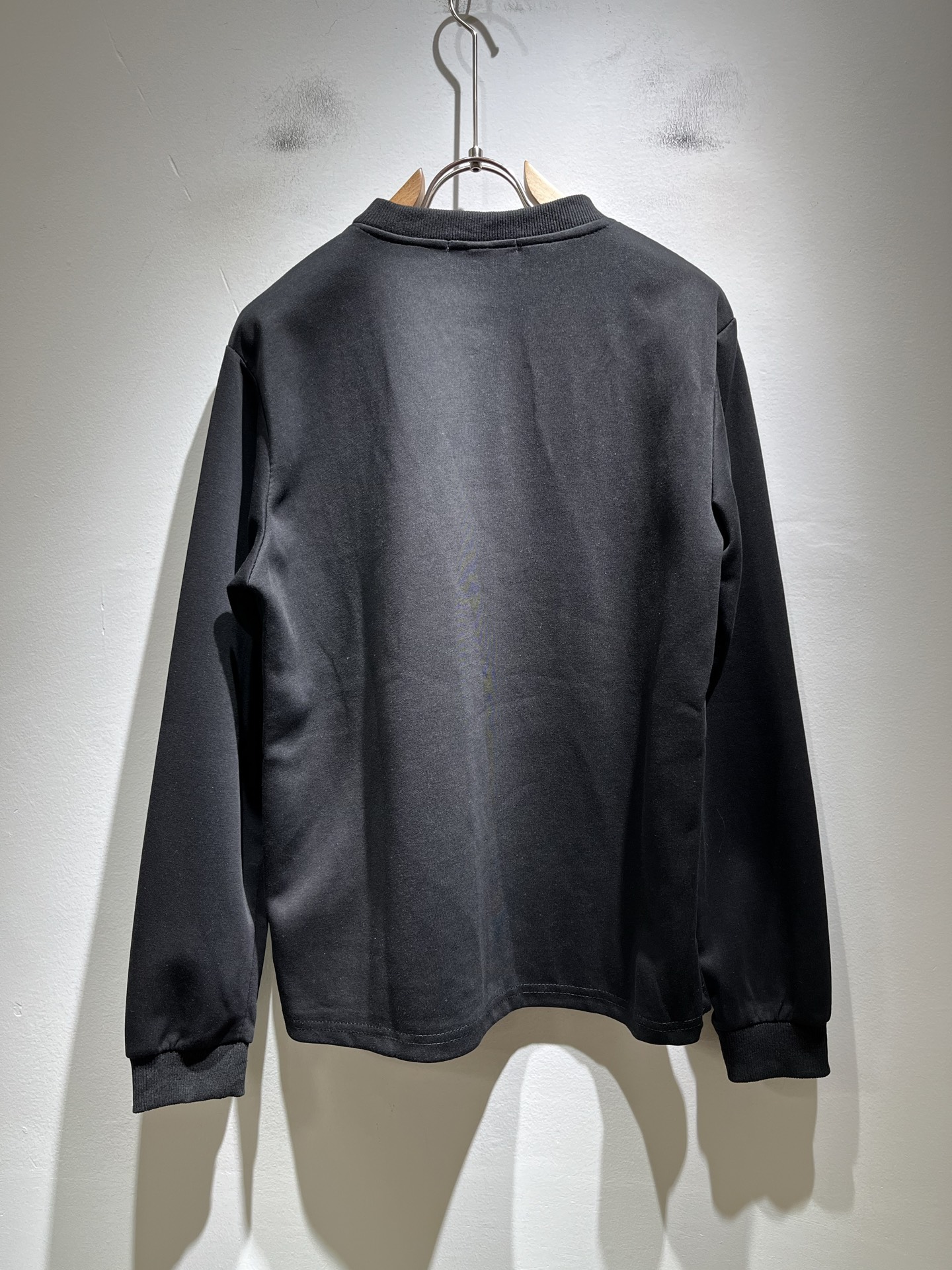 PRAD*A普*达2025秋冬新款男女同款👫长袖卫衣，最新款全网独家首上！！~既经典有时尚百搭，谁不爱啊