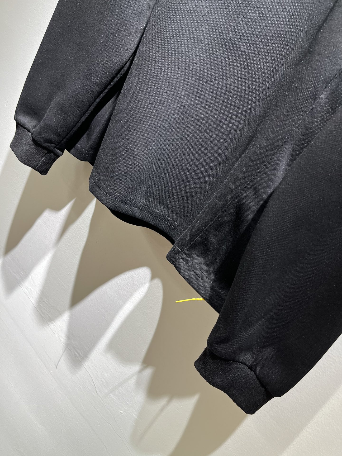 PRAD*A普*达2025秋冬新款男女同款👫长袖卫衣，最新款全网独家首上！！~既经典有时尚百搭，谁不爱啊