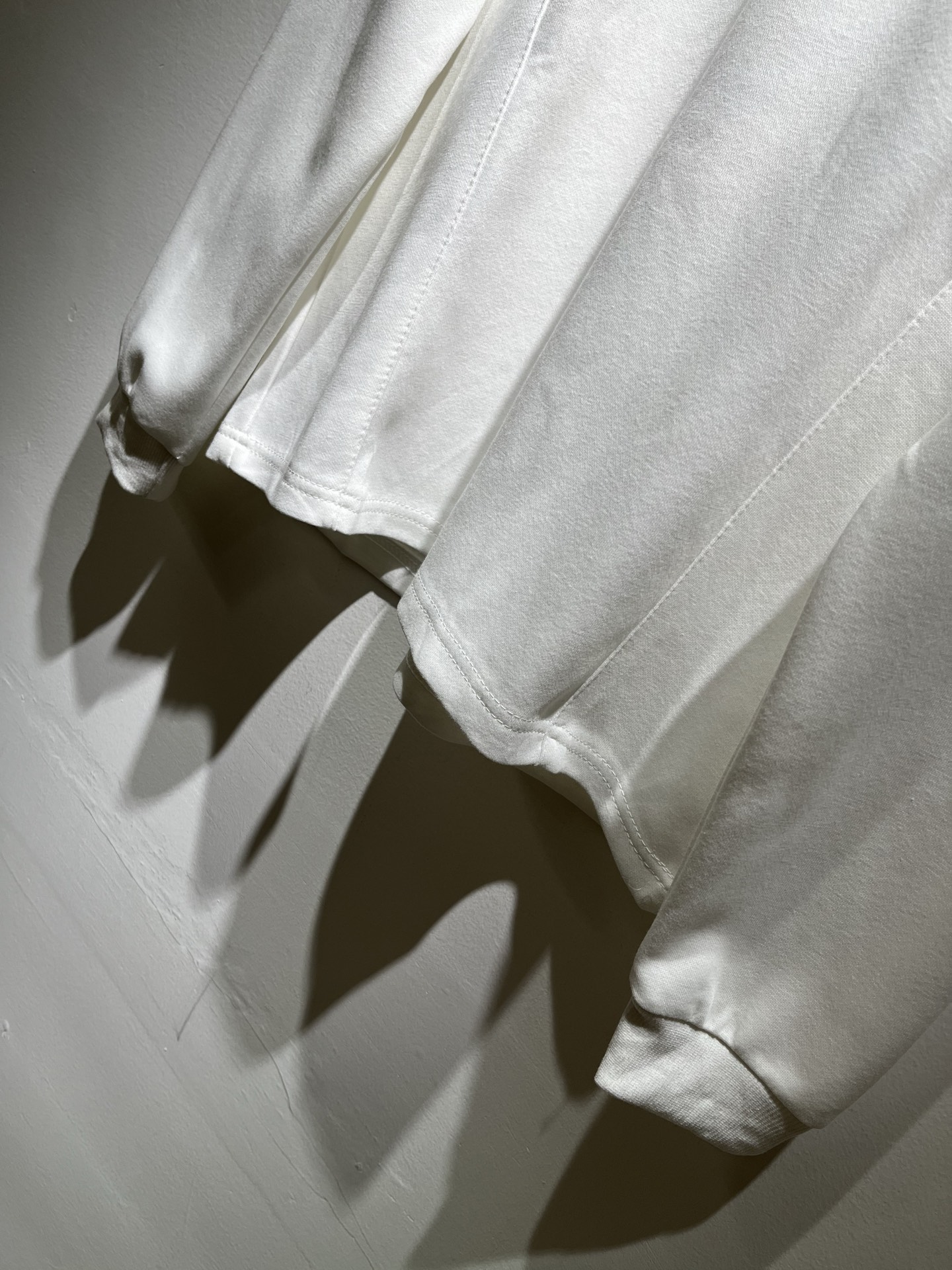 PRAD*A普*达2025秋冬新款男女同款👫长袖卫衣，最新款全网独家首上！！~既经典有时尚百搭，谁不爱啊