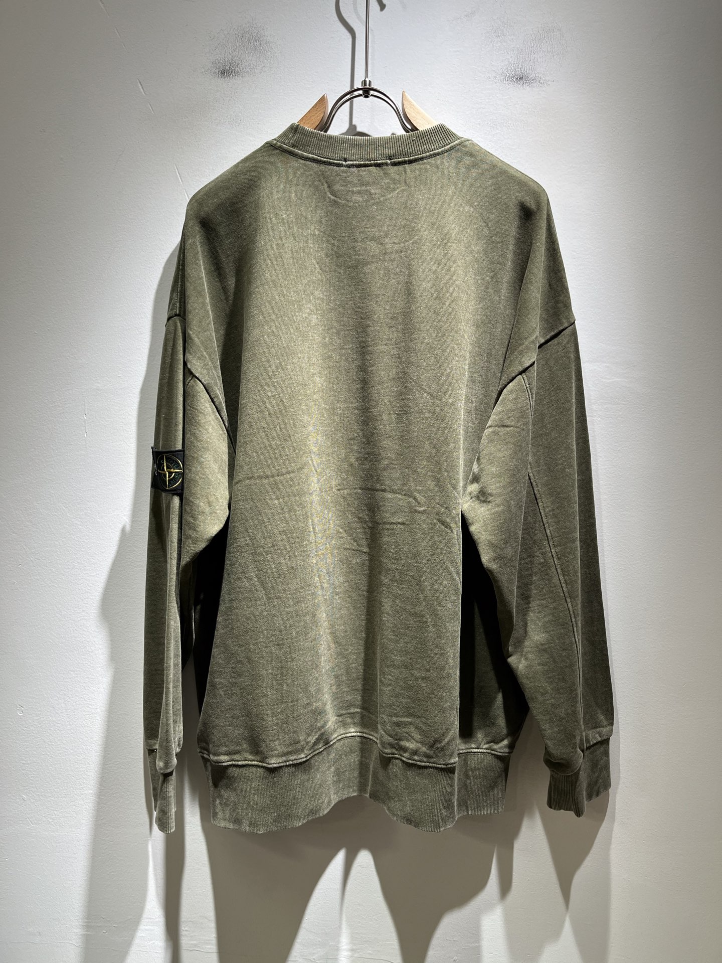 StoneIsland 石头岛2025秋冬新款做旧男女同款👫卫衣，品牌最新设计元素！既不单调也不复杂,恰