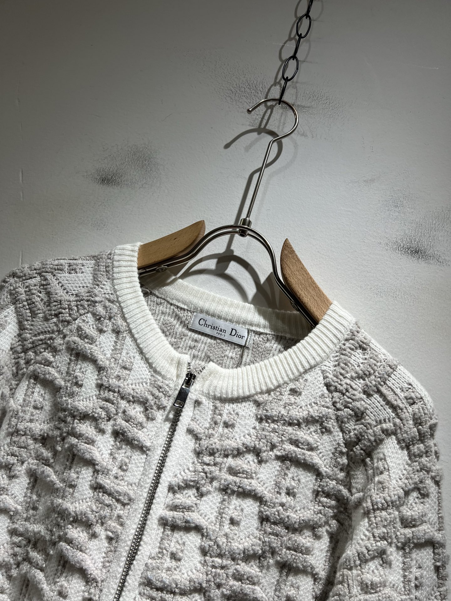 Dio*迪家 2025秋冬新款男女同款👫针织羊毛开衫，专柜同步发售！定制专属羊毛🐑面料，从容百搭，档次极