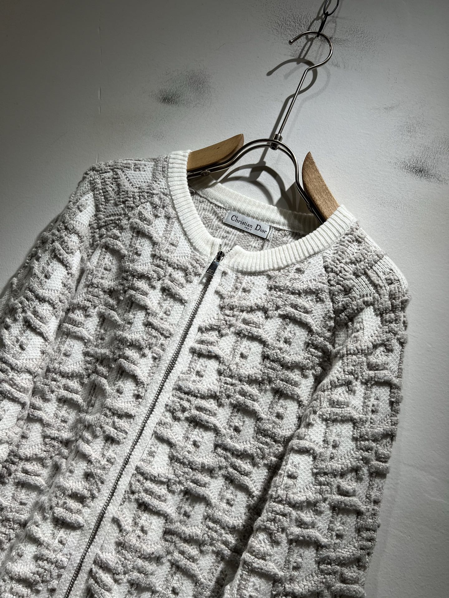 Dio*迪家 2025秋冬新款男女同款👫针织羊毛开衫，专柜同步发售！定制专属羊毛🐑面料，从容百搭，档次极